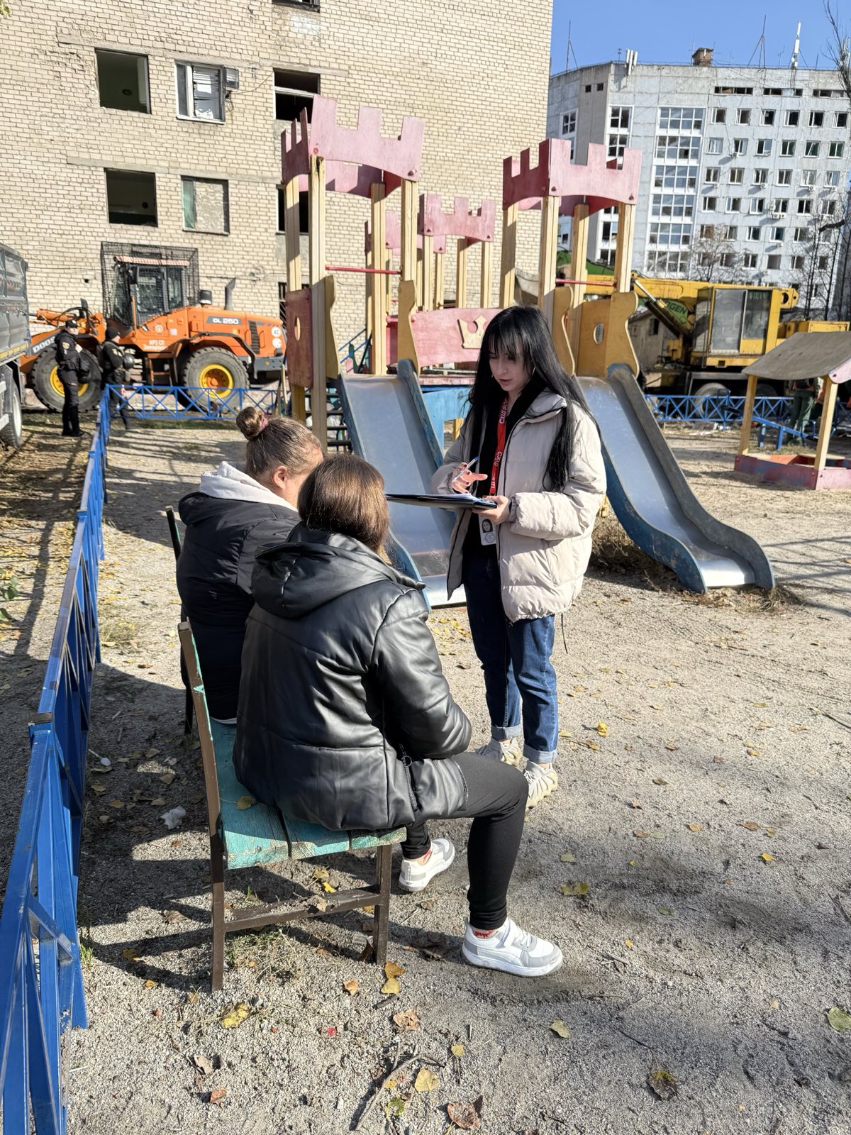 Команда БФ «Схід SOS» підтримала мешканців зруйнованого росією гуртожитку в Запоріжжі | БФ «Схід SOS», картинка №1