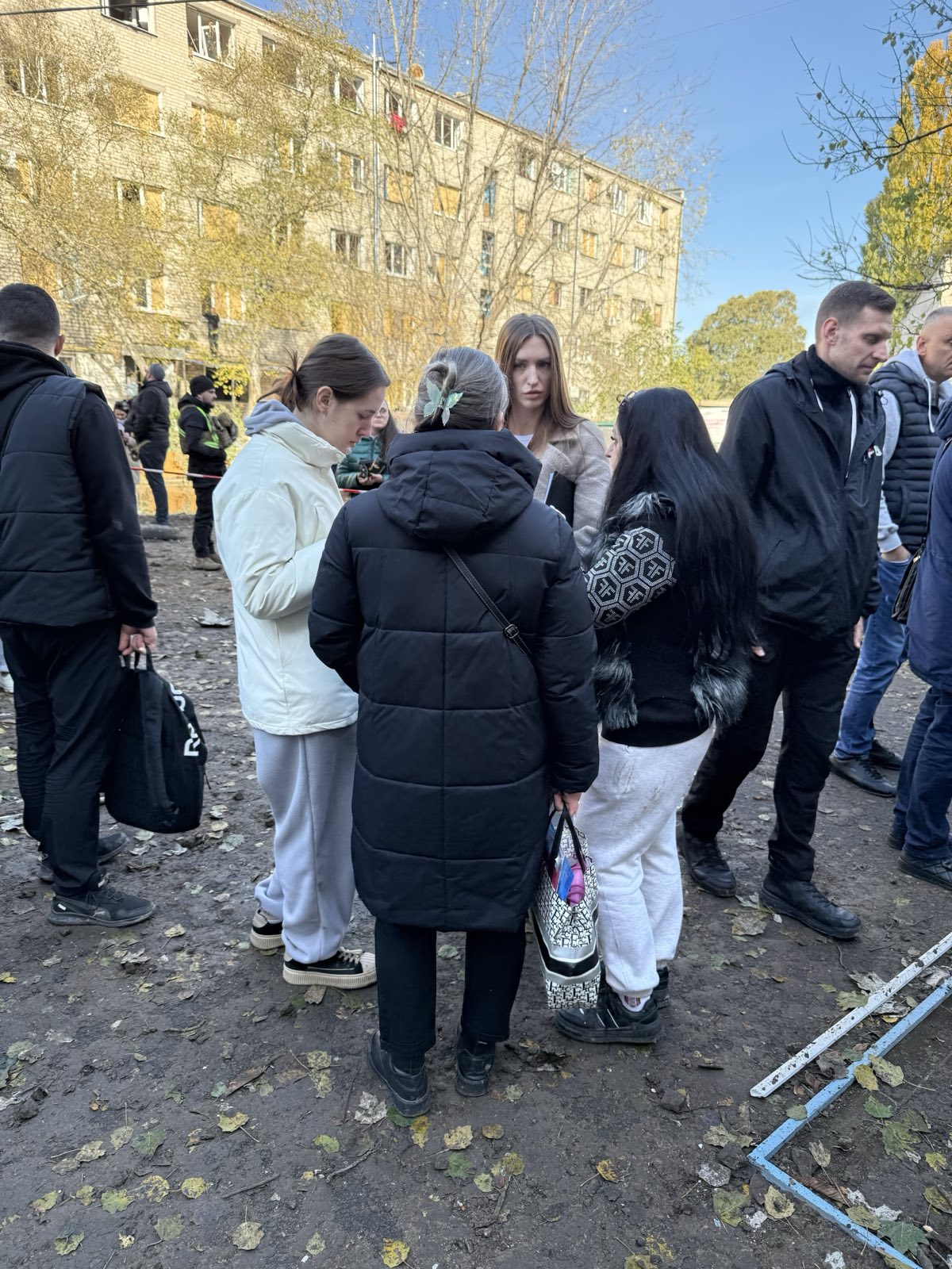 Команда БФ «Схід SOS» підтримала мешканців зруйнованого росією гуртожитку в Запоріжжі | БФ «Схід SOS», картинка №3