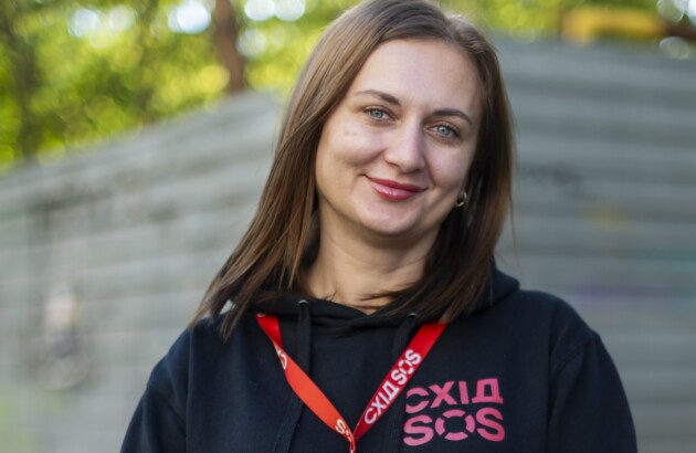 Регіональна менеджерка БФ «Схід SOS» у Харківській області: «Разом із командою фонду ми допомагаємо відновлювати громади, підтримуємо евакуйованих і даруємо віру в завтрашній день» Регіональна менеджерка БФ «Схід SOS» у Харківській області: «Разом із командою фонду ми допомагаємо відновлювати громади, підтримуємо евакуйованих і даруємо віру в завтрашній день»