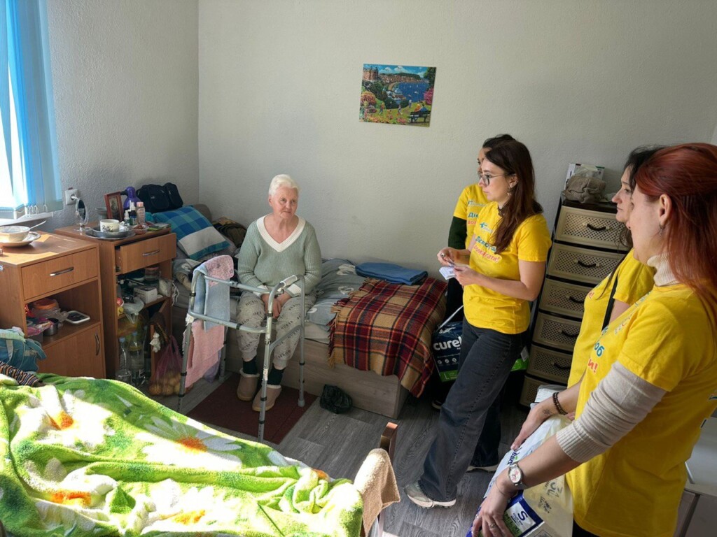 Евакуйовані у Калуші та Блюдниках отримали 68 гігієнічних наборів від ГО «Бюро гендерних стратегій і бюджетування» на суму 85 000 грн | БФ «Схід SOS», картинка №3