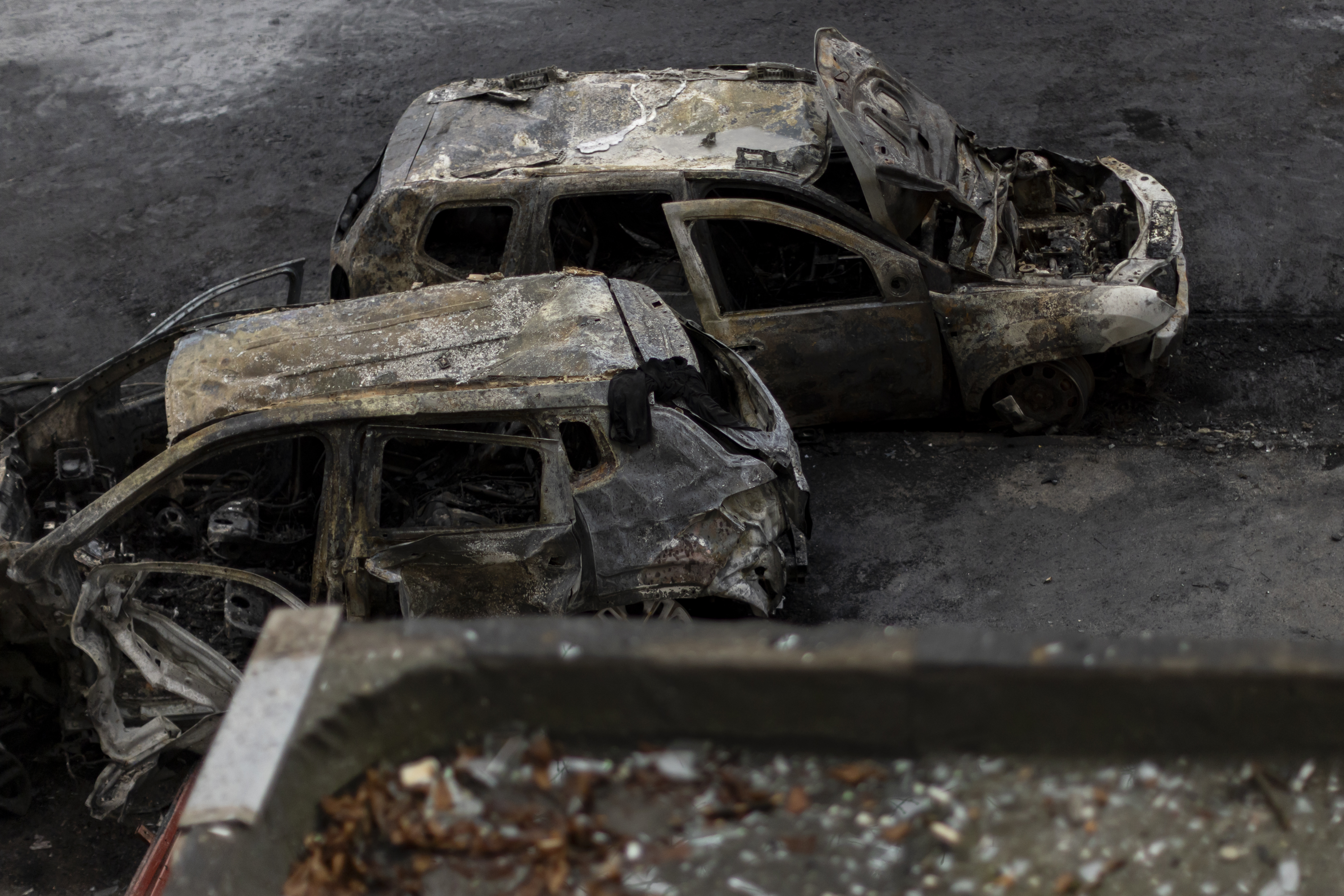 Команда Благодійного фонду «Схід SOS» підтримала мешканців будинків, постраждалих від російських обстрілів у Харкові | БФ «Схід SOS», картинка №4