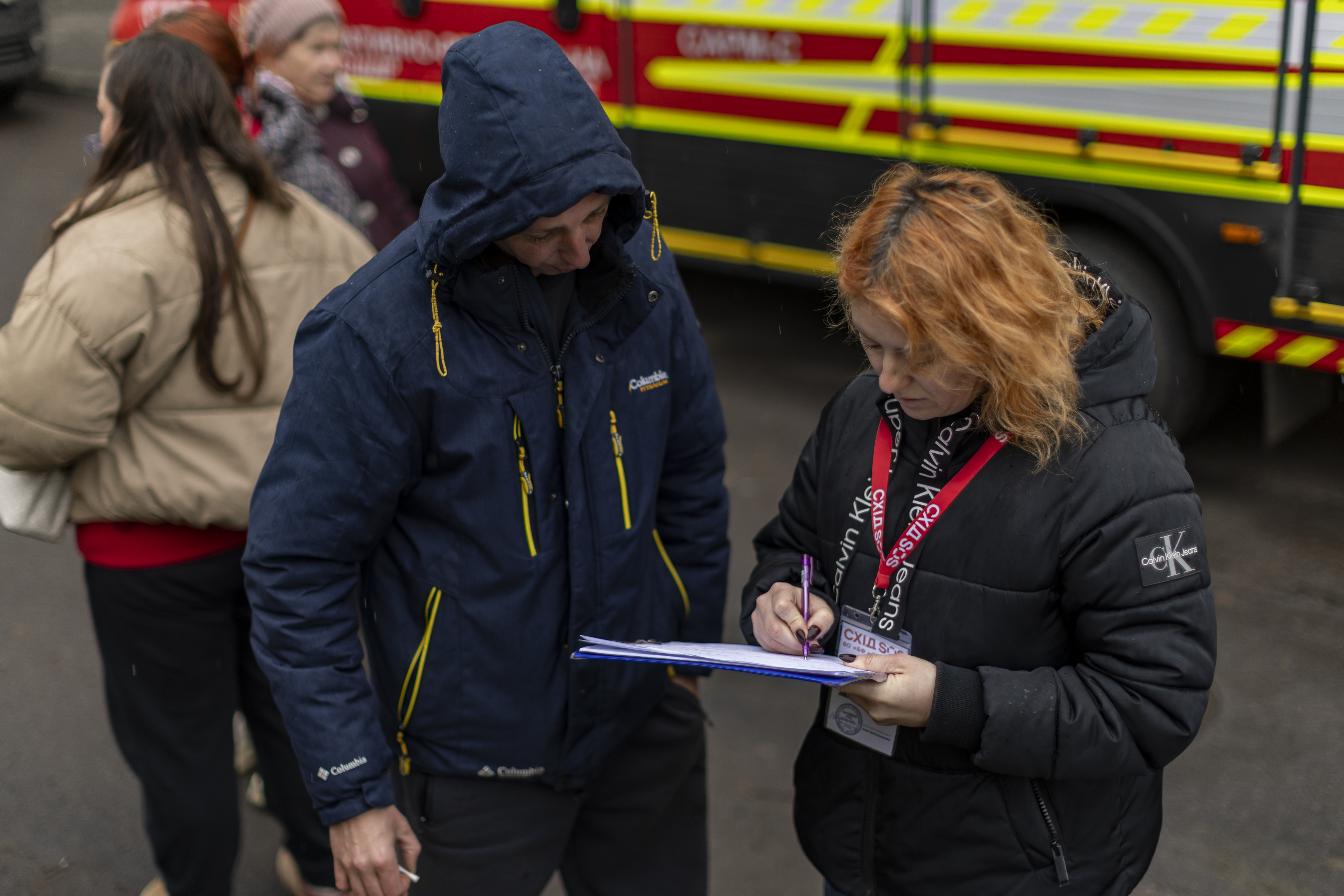 Команда Благодійного фонду «Схід SOS» підтримала мешканців будинків, постраждалих від російських обстрілів у Харкові | БФ «Схід SOS», картинка №12
