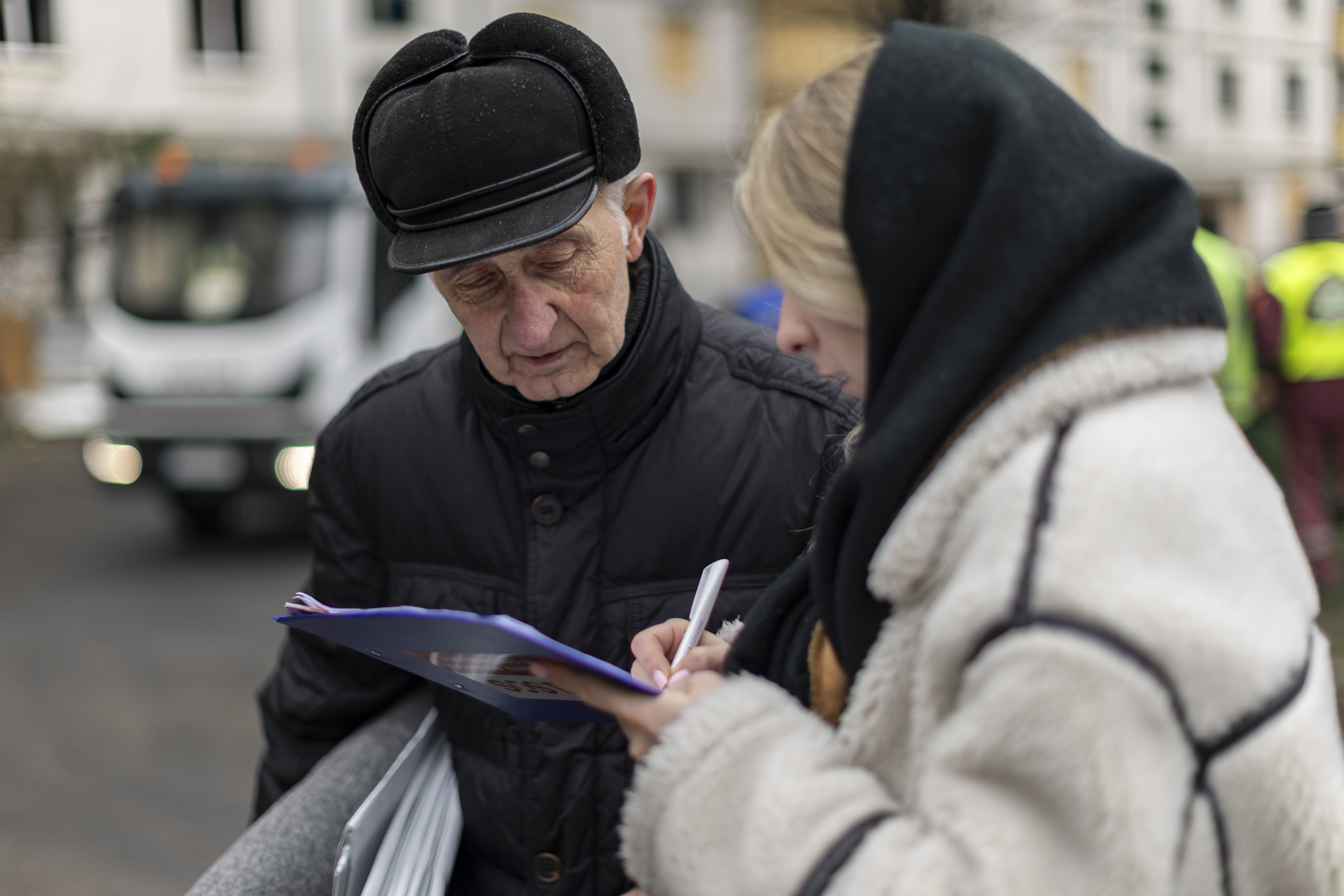 Команда Благодійного фонду «Схід SOS» підтримала мешканців будинків, постраждалих від російських обстрілів у Харкові | БФ «Схід SOS», картинка №10