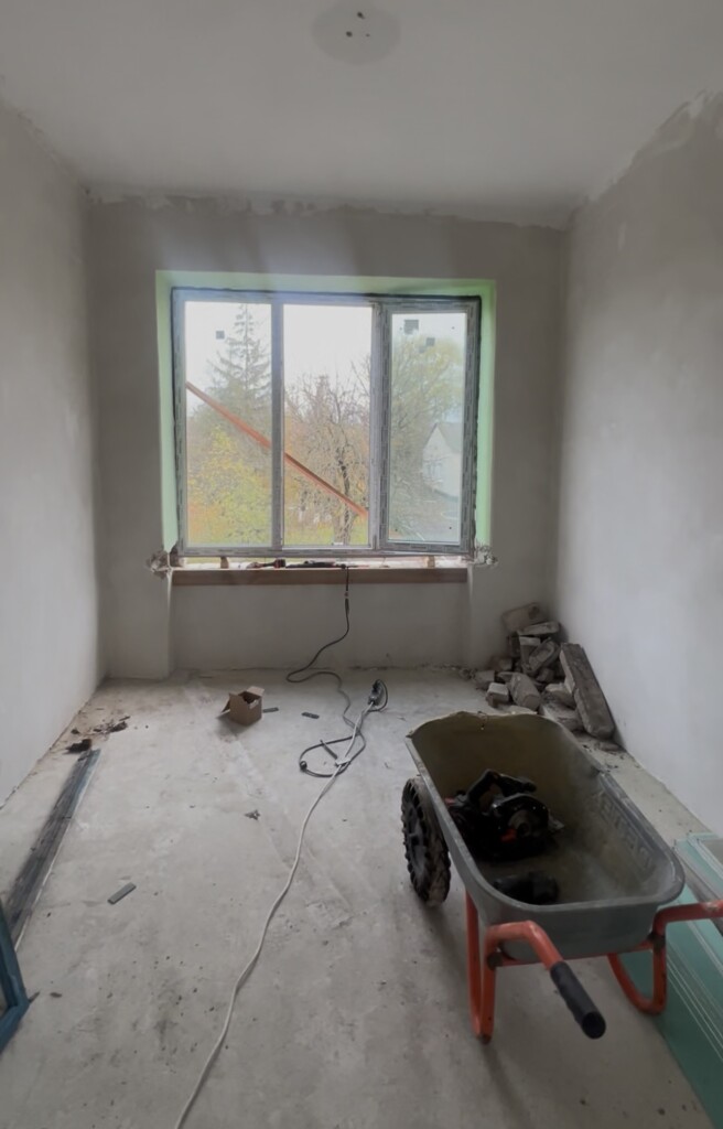 БФ «Схід SOS» проводить ремонтні роботи в МТП, щоб створити понад 350 місць для розселення евакуйованих | БФ «Схід SOS», картинка №2