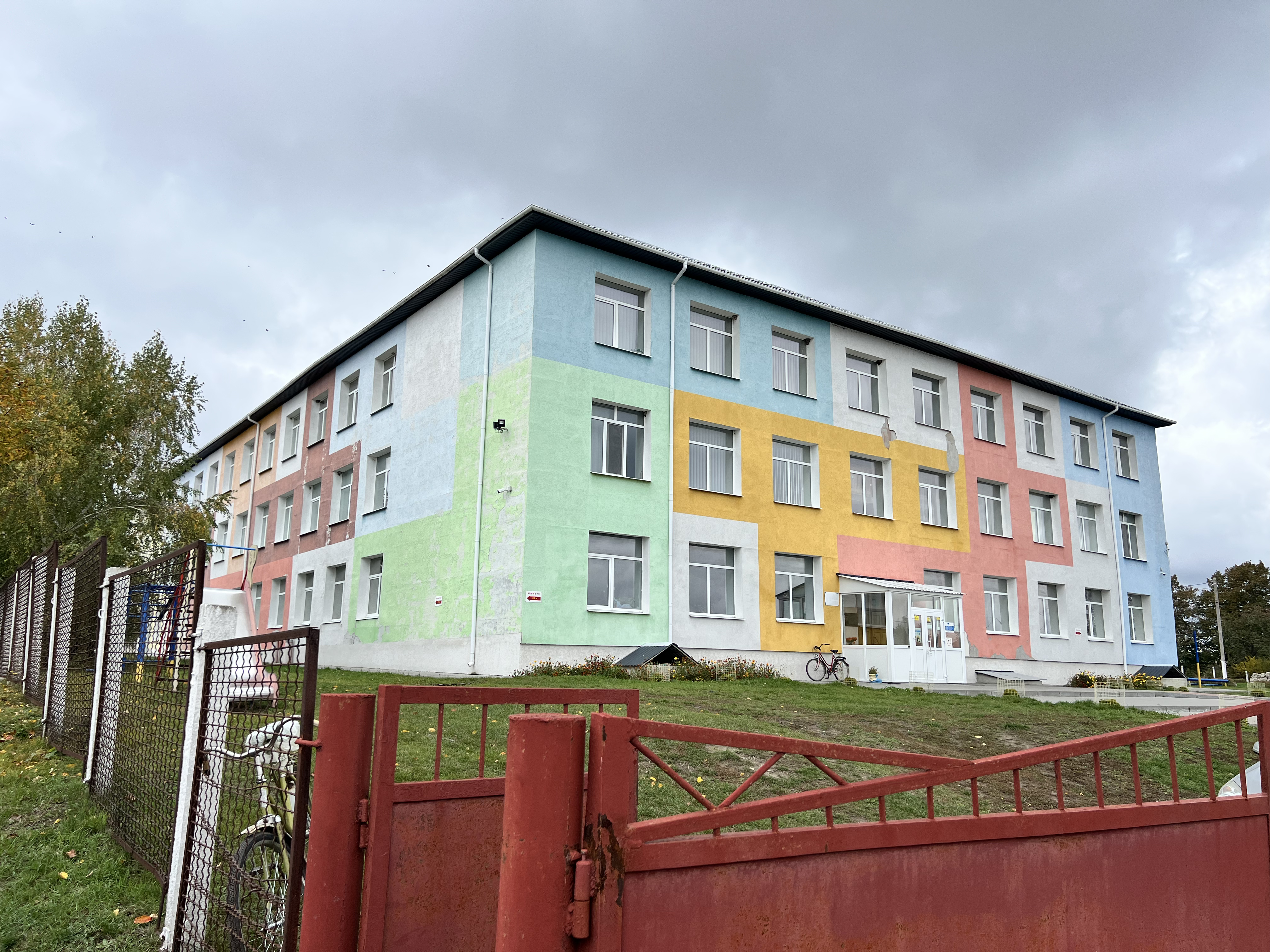 «Історії стійкості»: як школи Сумщини, що за 30 км від кордону з рф, поєднують знання й безпеку | БФ «Схід SOS», картинка №5