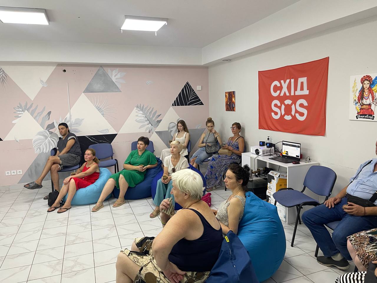 Закриваємо сезон: запрошуємо до «Затишно space» на заключні покази стрічок із кіноархіву Довженко-Центру | БФ «Схід SOS», картинка №12