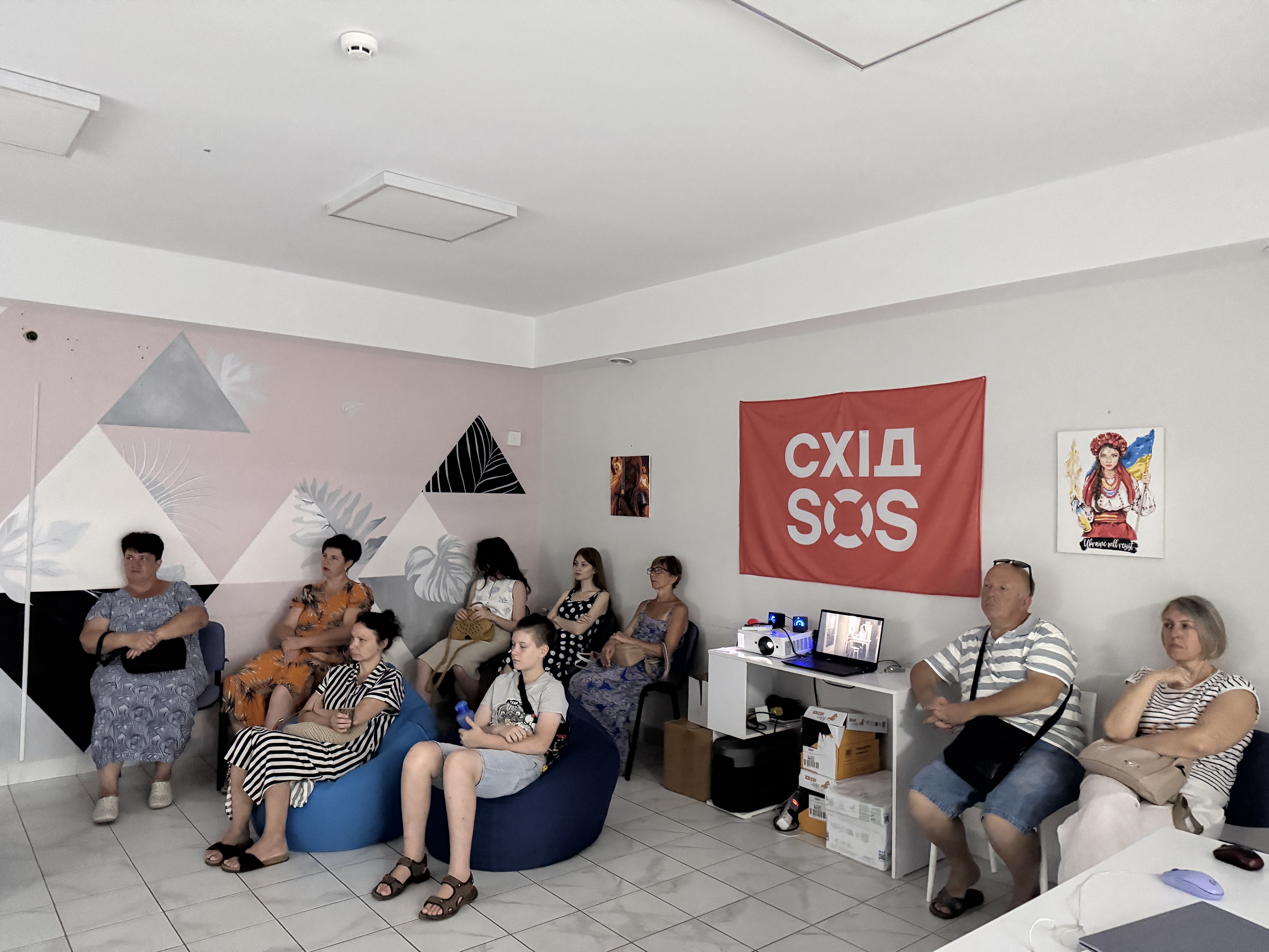 Закриваємо сезон: запрошуємо до «Затишно space» на заключні покази стрічок із кіноархіву Довженко-Центру | БФ «Схід SOS», картинка №15