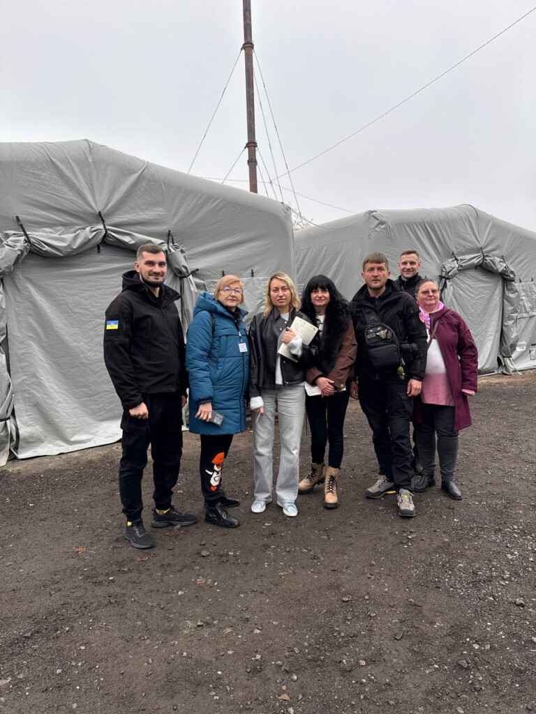 Регіональний менеджер БФ «Схід SOS» та представники Запорізької ОВА ознайомилися з процесом прийому евакуйованих на Дніпропетровщині | БФ «Схід SOS», картинка №3