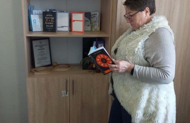 Мешканці трьох прихистків на Івано-Франківщині та Київщині отримали добірку книг від видавництва «Віхола»