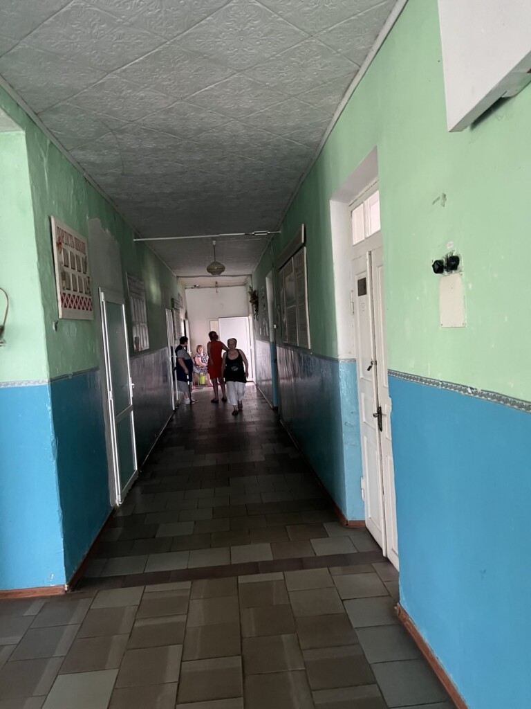 БФ «Схід SOS» проводить ремонтні роботи в МТП, щоб створити понад 350 місць для розселення евакуйованих | БФ «Схід SOS», картинка №12