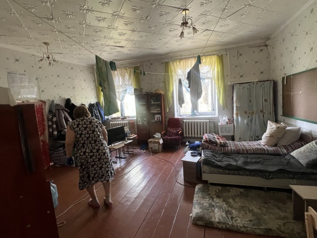 БФ «Схід SOS» проводить ремонтні роботи в МТП, щоб створити понад 350 місць для розселення евакуйованих | БФ «Схід SOS», картинка №10