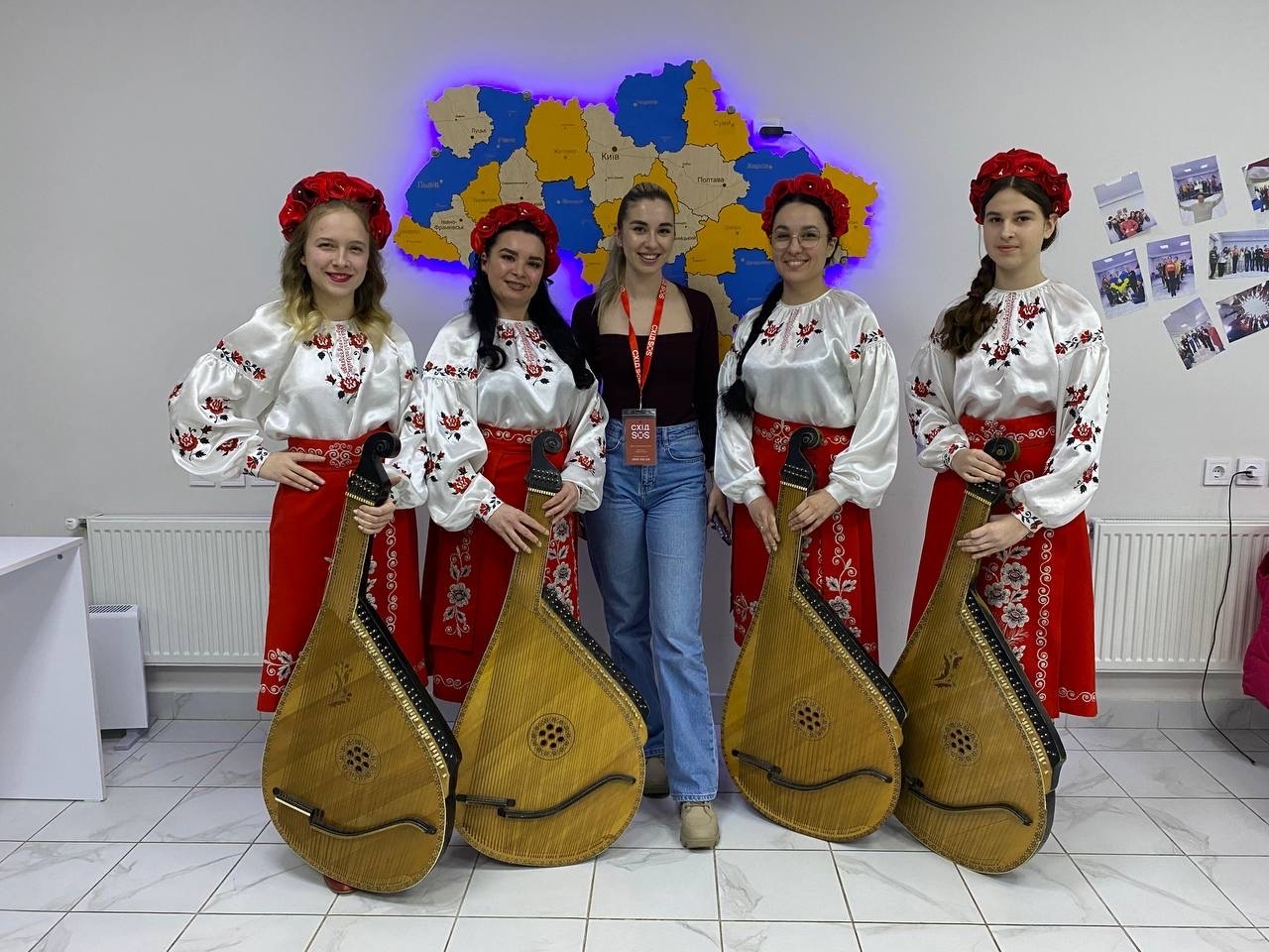 «Кожна дитина – це маленьке диво, яке ми щодня підтримуємо з любов’ю», – педагогиня простору психосоціальної та юридичної підтримки «Затишно space» у Миколаєві. | БФ «Схід SOS», картинка №9