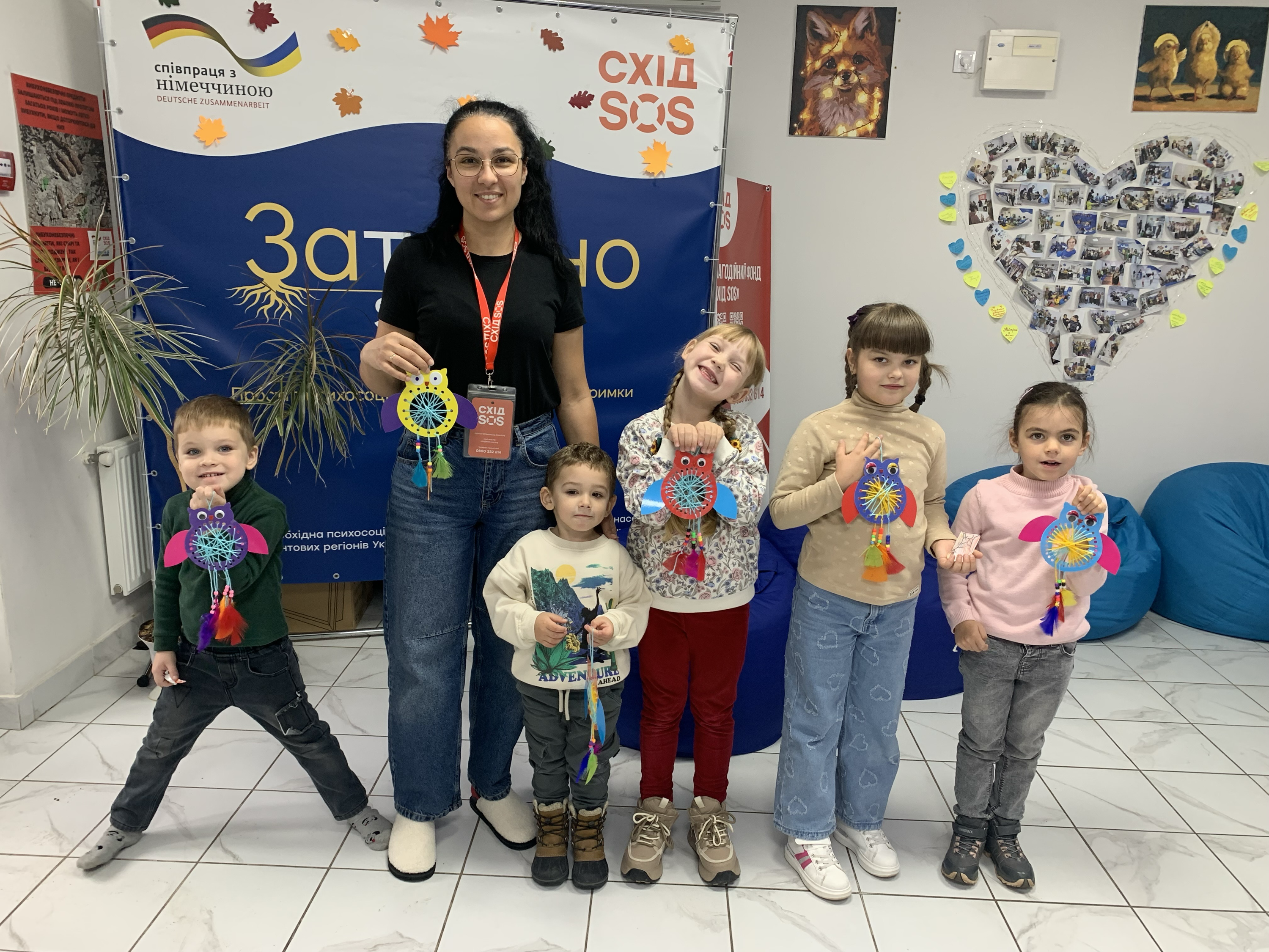 «Кожна дитина – це маленьке диво, яке ми щодня підтримуємо з любов’ю», – педагогиня простору психосоціальної та юридичної підтримки «Затишно space» у Миколаєві. | БФ «Схід SOS», картинка №2