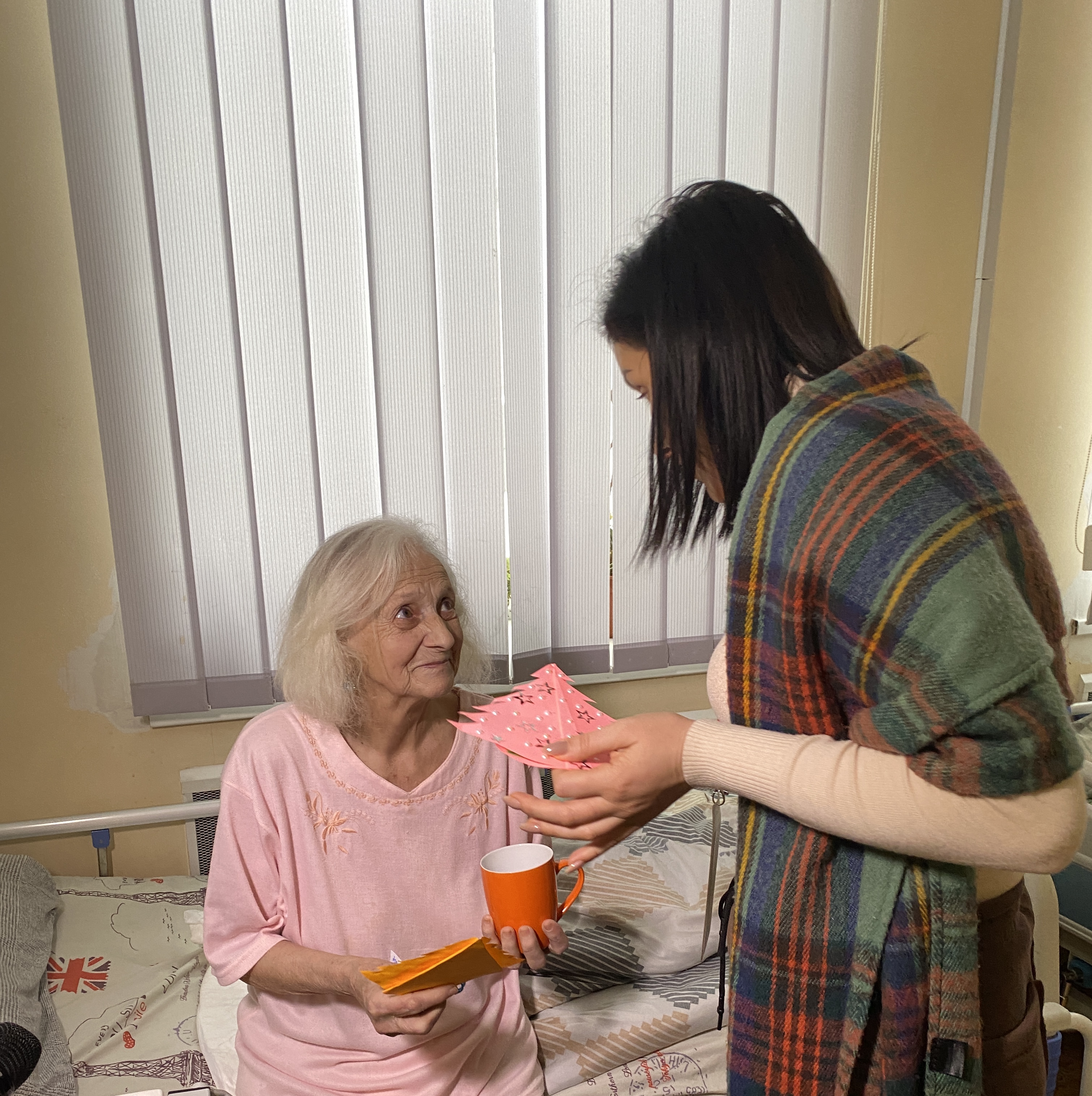 Команда БФ «Схід SOS» у Дніпрі й Харкові подарувала різдвяне свято евакуйованим, які далеко від домівки | БФ «Схід SOS», картинка №15