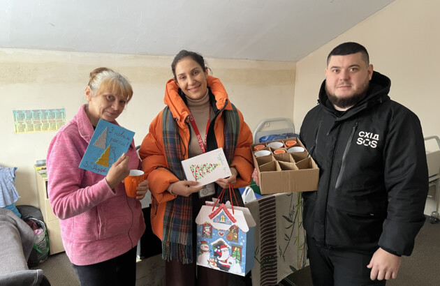 Команда БФ «Схід SOS» у Дніпрі й Харкові подарувала різдвяне свято евакуйованим, які далеко від домівки