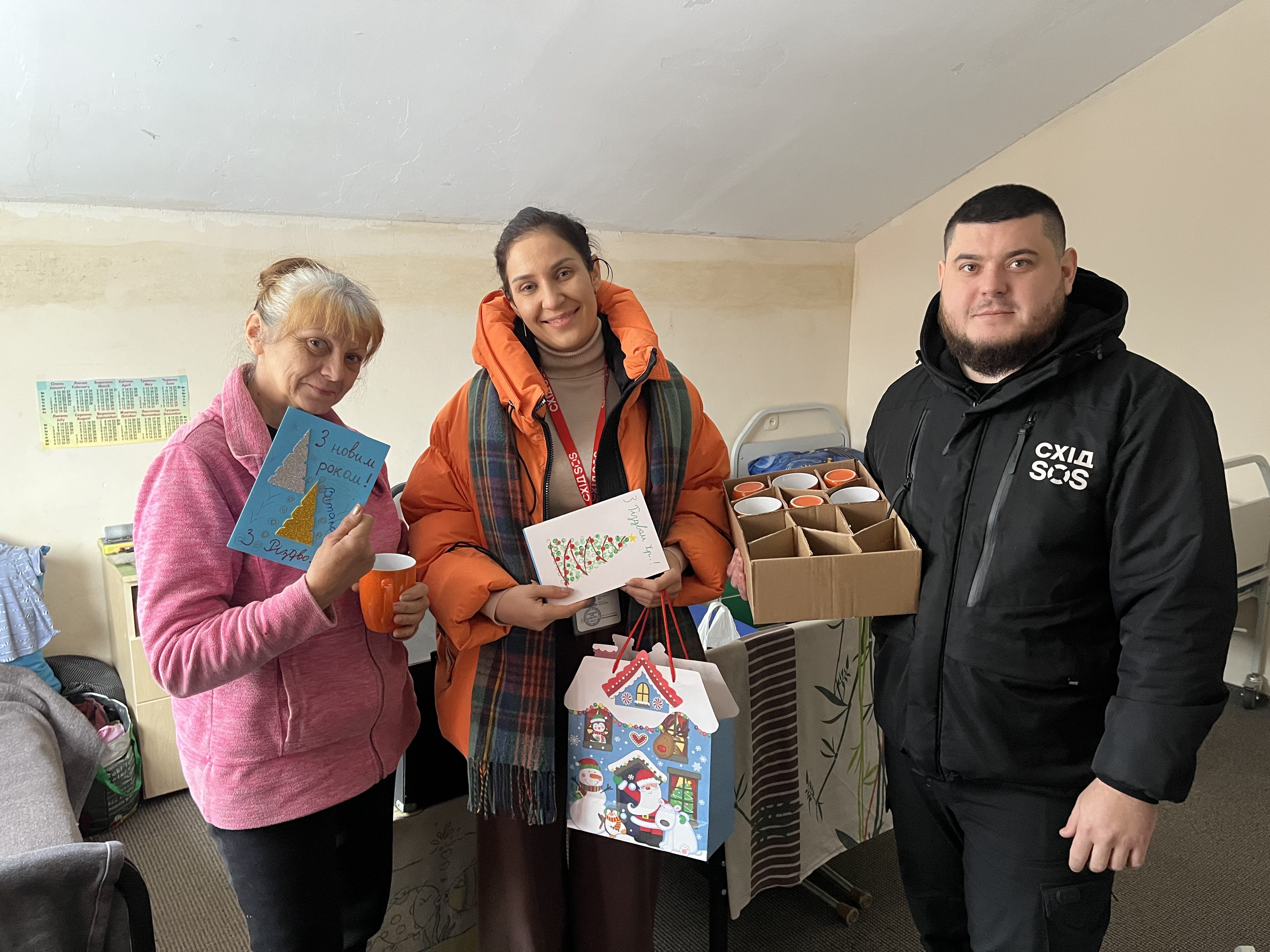 Команда БФ «Схід SOS» у Дніпрі й Харкові подарувала різдвяне свято евакуйованим, які далеко від домівки | БФ «Схід SOS», картинка №1