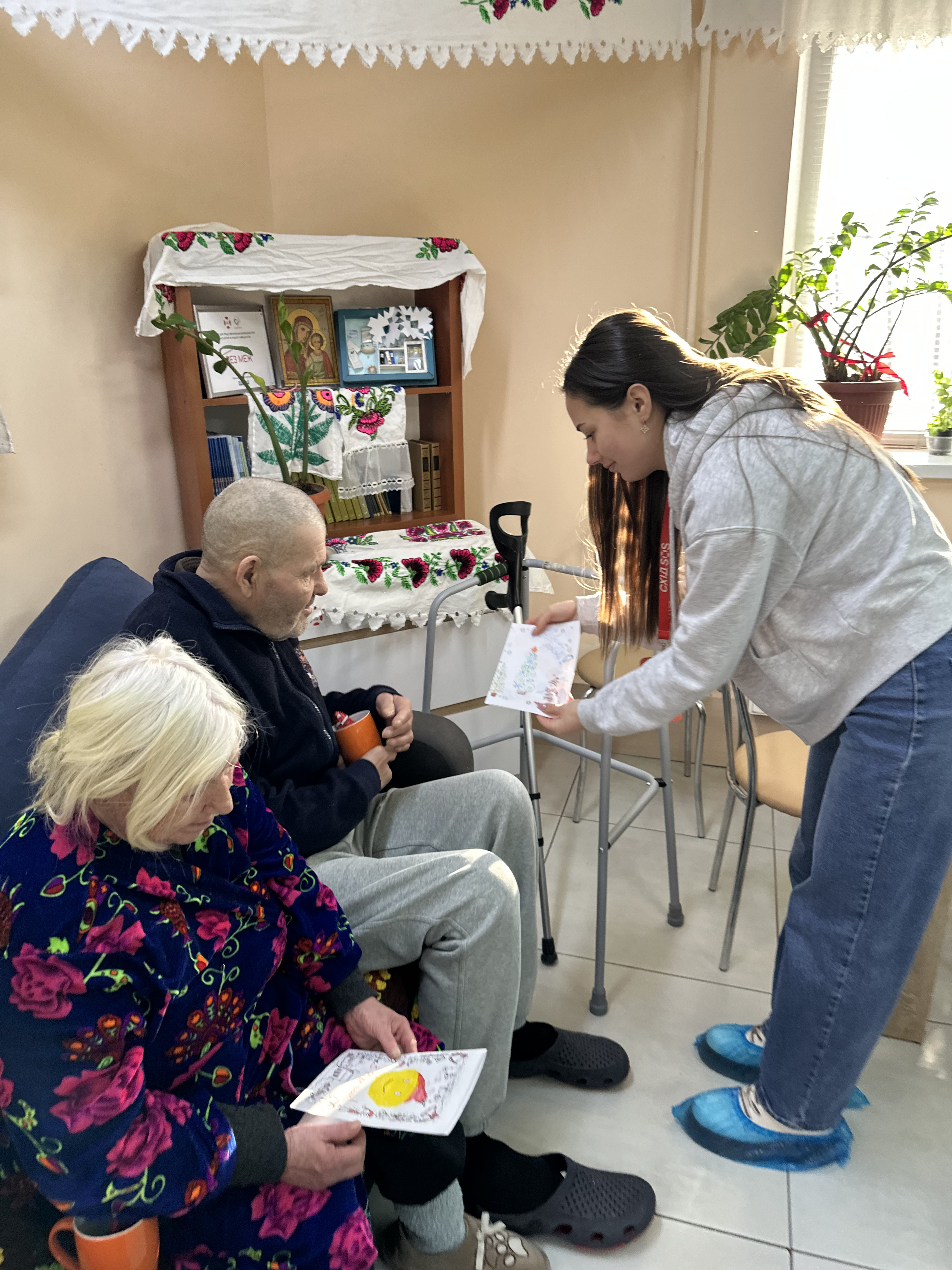 Команда БФ «Схід SOS» у Дніпрі й Харкові подарувала різдвяне свято евакуйованим, які далеко від домівки | БФ «Схід SOS», картинка №12