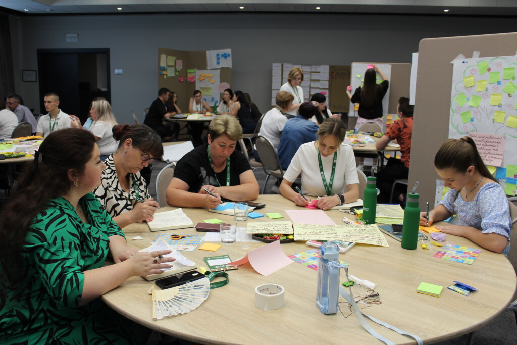 Відновлення та розвиток освіти: БФ «Схід SOS» відкриває набір на другий буткемп з проєктного менеджменту для освітян із прифронтових шкіл | БФ «Схід SOS», картинка №1