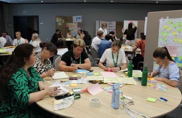 Відновлення та розвиток освіти: БФ «Схід SOS» відкриває набір на другий буткемп з проєктного менеджменту для освітян із прифронтових шкіл