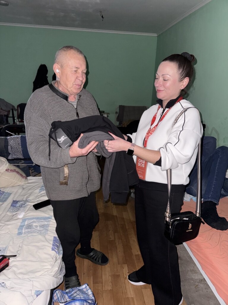 Український бренд «Staff» вдруге передав фонду «Схід SOS» одяг і взуття для евакуйованих | БФ «Схід SOS», картинка №1