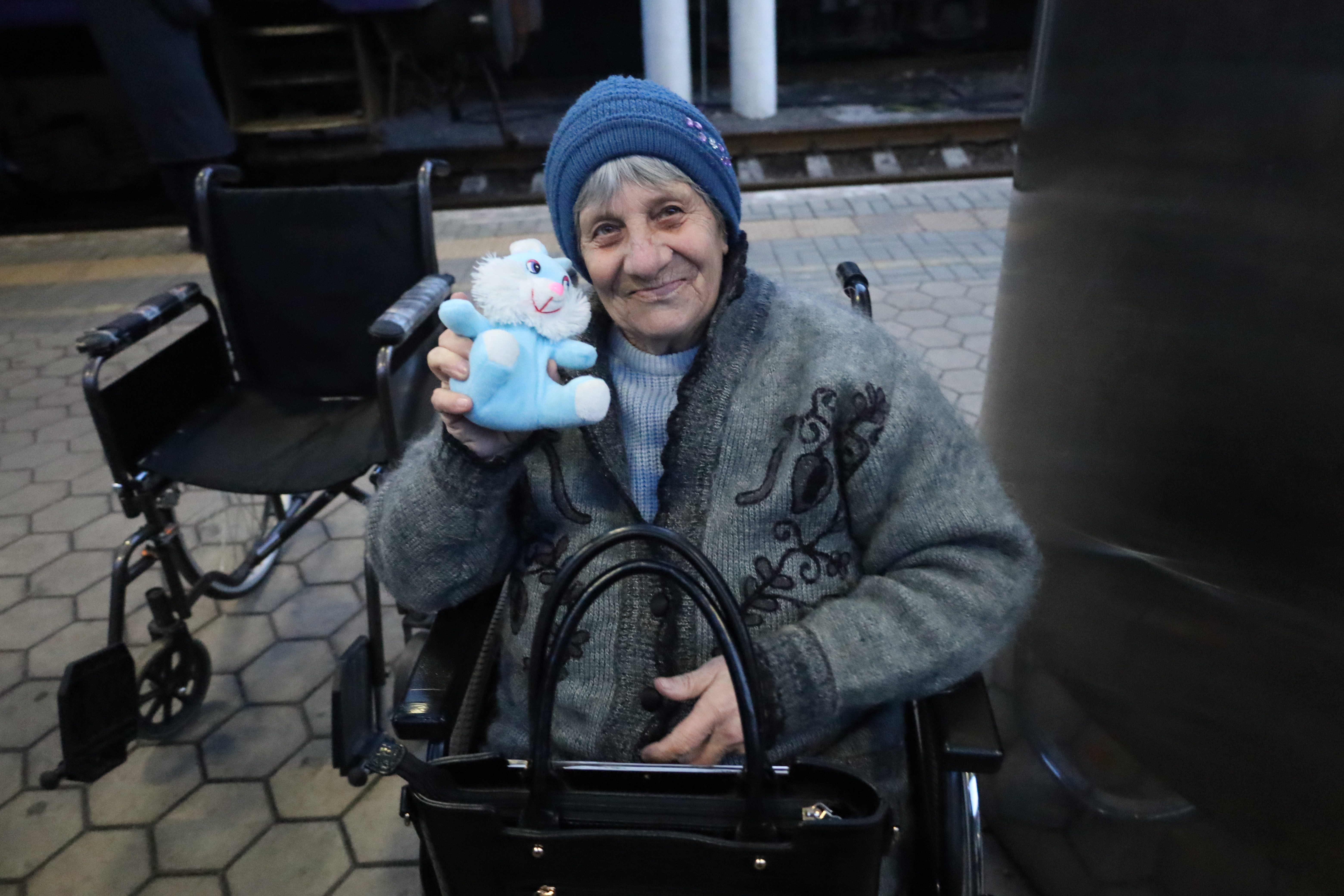 9 врятованих життів: БФ «Схід SOS» допоміг евакуйованим, які тимчасово проживали у Дніпрі, знайти дім на Заході України  | БФ «Схід SOS», картинка №1