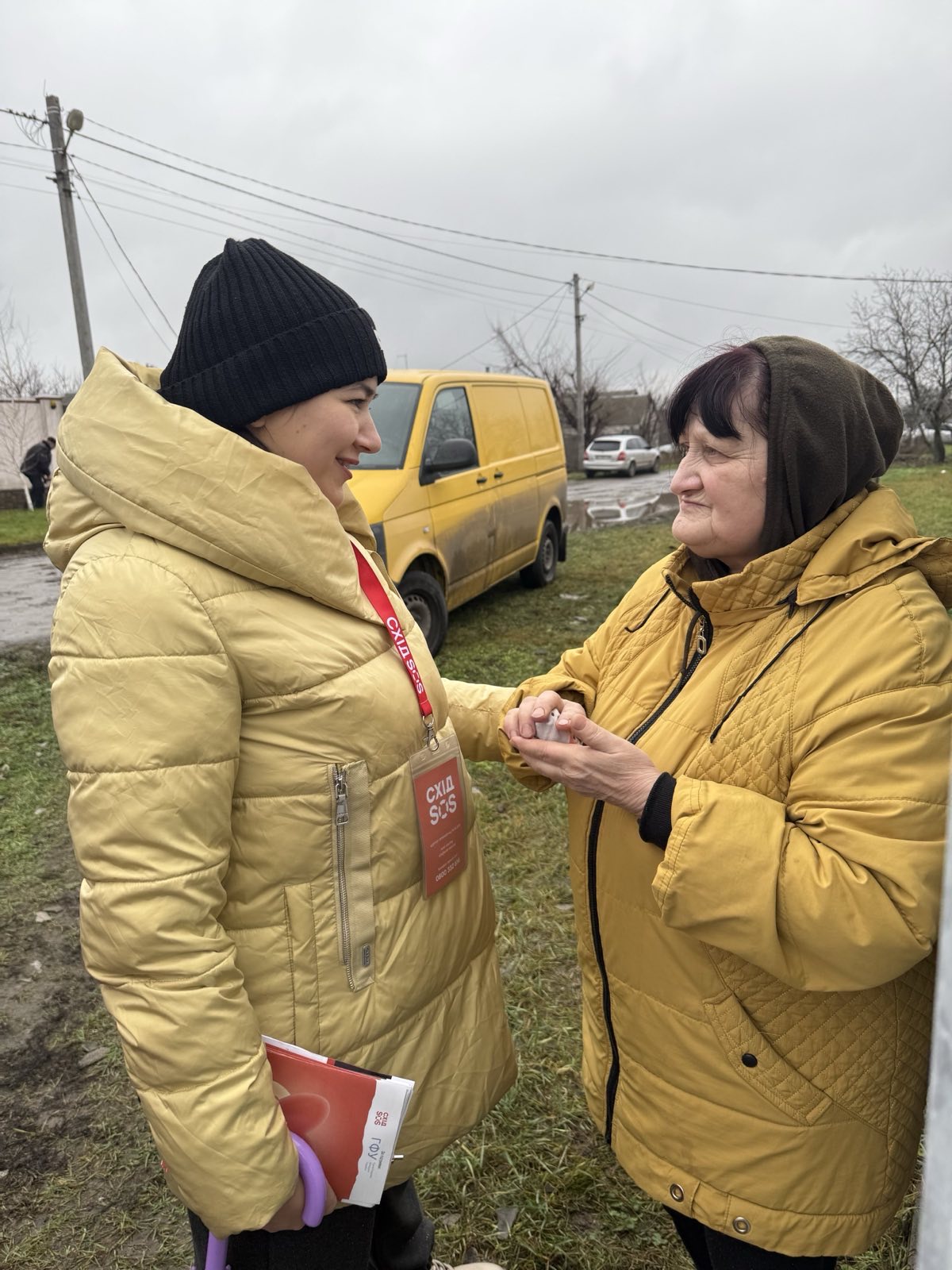 Команда БФ «Схід SOS» надала 50 консультацій жителям постраждалих будинків після обстрілів Павлограда | БФ «Схід SOS», картинка №9