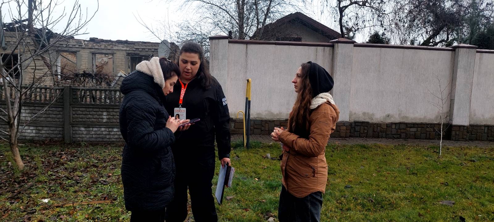 Команда БФ «Схід SOS» надала 50 консультацій жителям постраждалих будинків після обстрілів Павлограда | БФ «Схід SOS», картинка №1