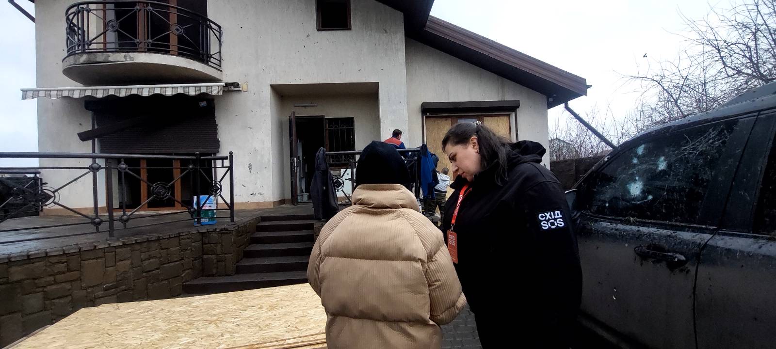 Команда БФ «Схід SOS» надала 50 консультацій жителям постраждалих будинків після обстрілів Павлограда | БФ «Схід SOS», картинка №6