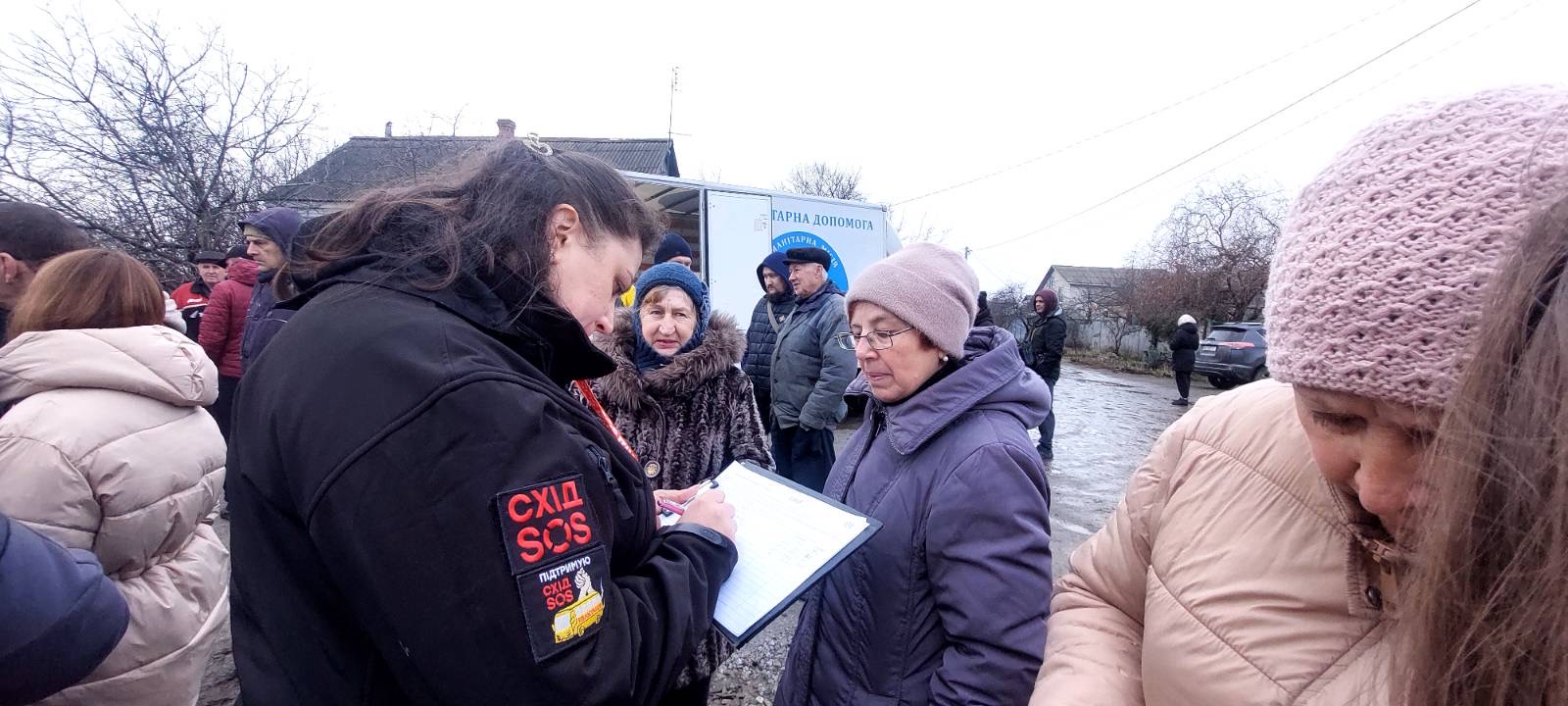 Команда БФ «Схід SOS» надала 50 консультацій жителям постраждалих будинків після обстрілів Павлограда | БФ «Схід SOS», картинка №2