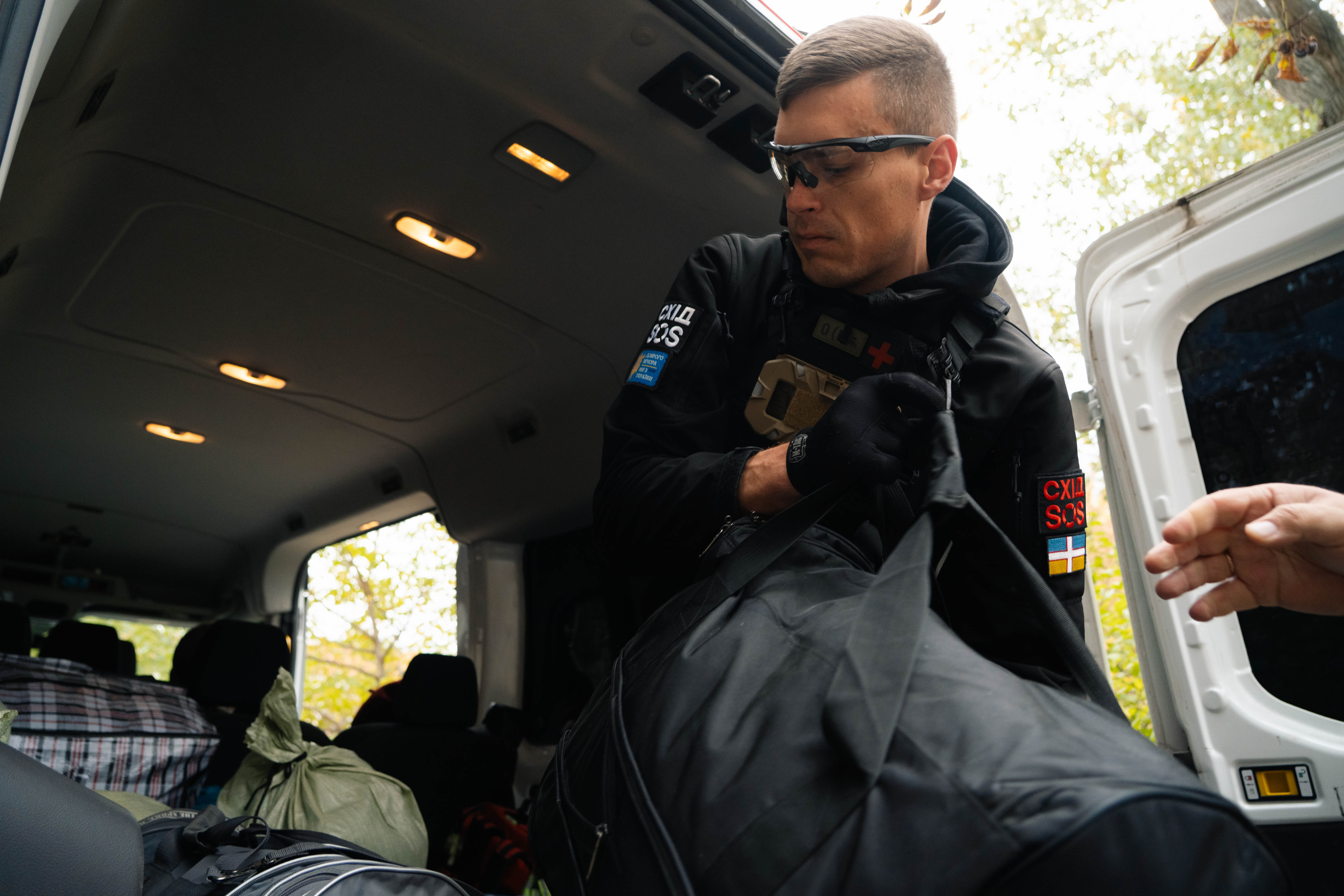 Очима репортерів «Frontliner»: як евакуаційні команди БФ «Схід SOS» рятують життя на Донеччині | БФ «Схід SOS», картинка №2