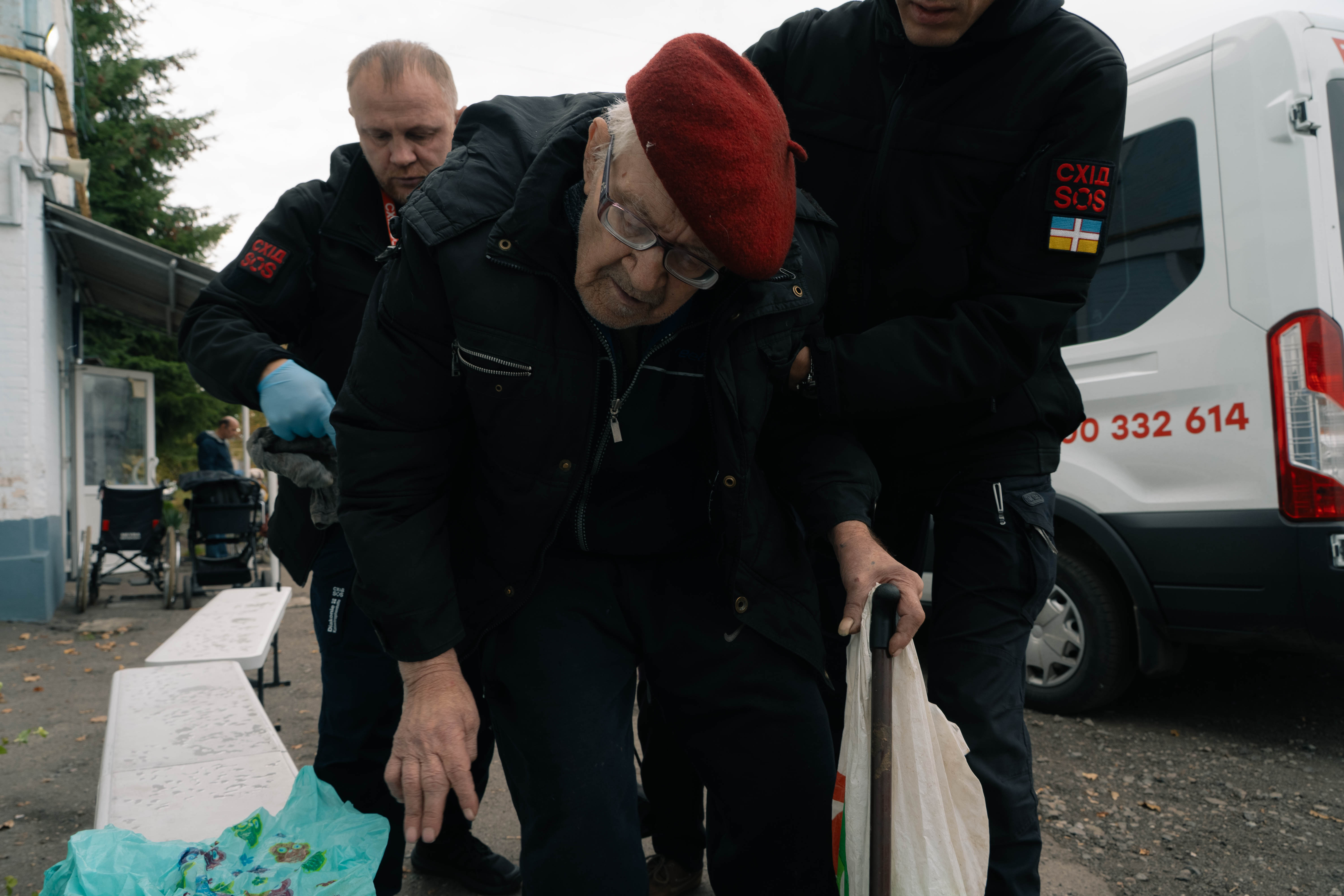 Очима репортерів «Frontliner»: як евакуаційні команди БФ «Схід SOS» рятують життя на Донеччині | БФ «Схід SOS», картинка №5