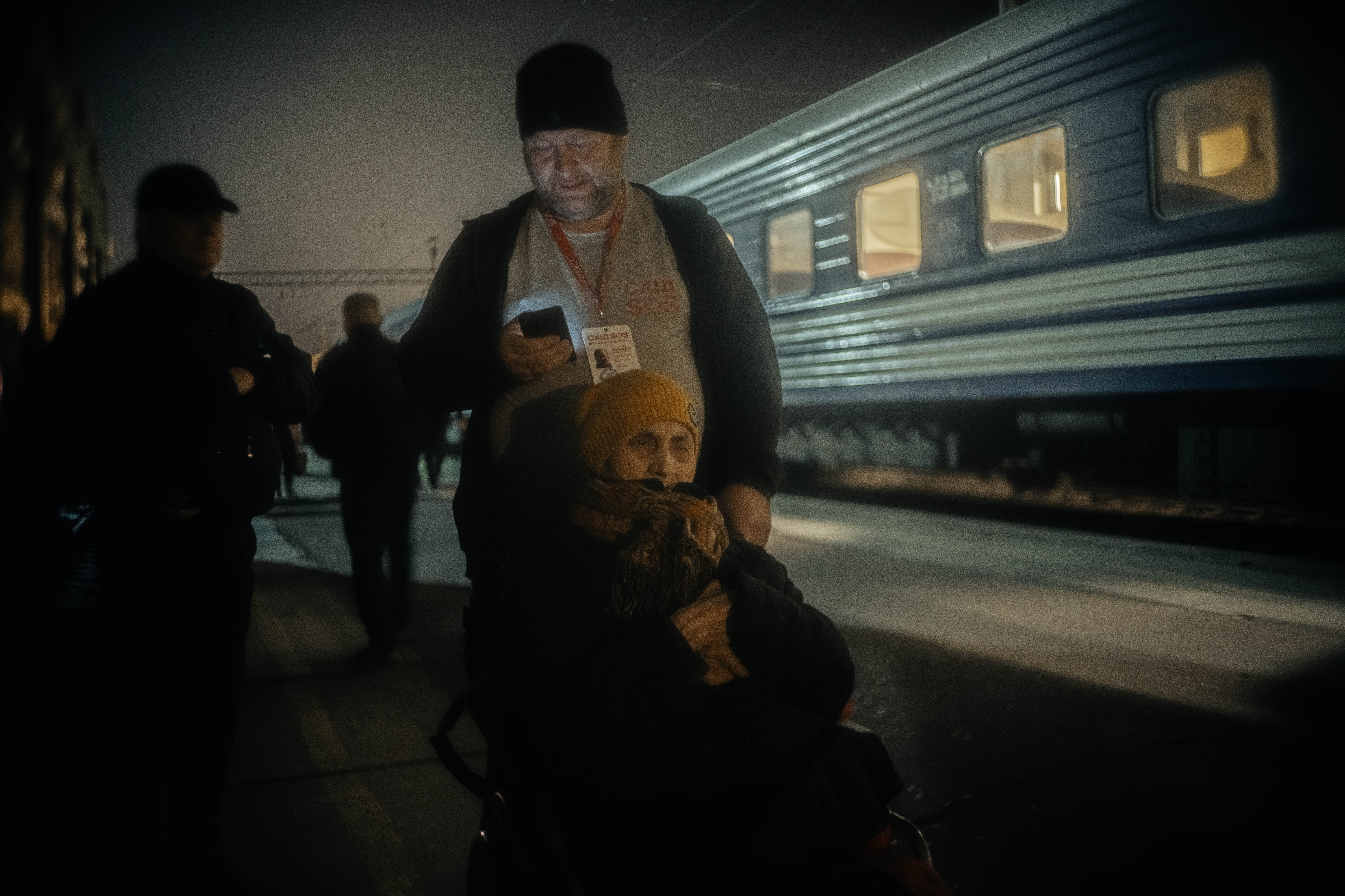 Очима репортерів «Frontliner»: як евакуаційні команди БФ «Схід SOS» рятують життя на Донеччині | БФ «Схід SOS», картинка №8