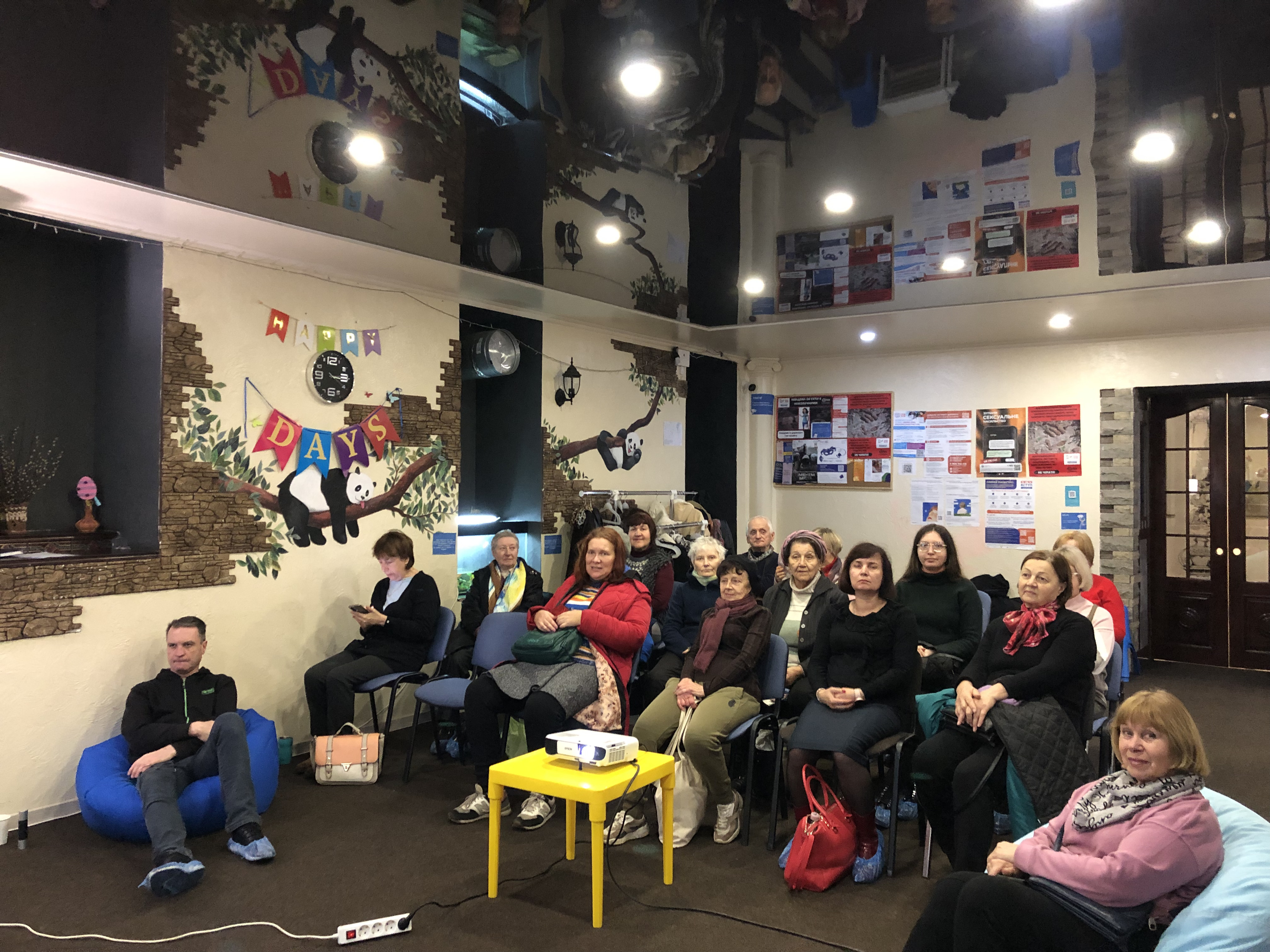 Кіно, яке повертає нам ідентичність: кіносезон від Довженко-Центру в «Затишно space» триває | БФ «Схід SOS», картинка №2