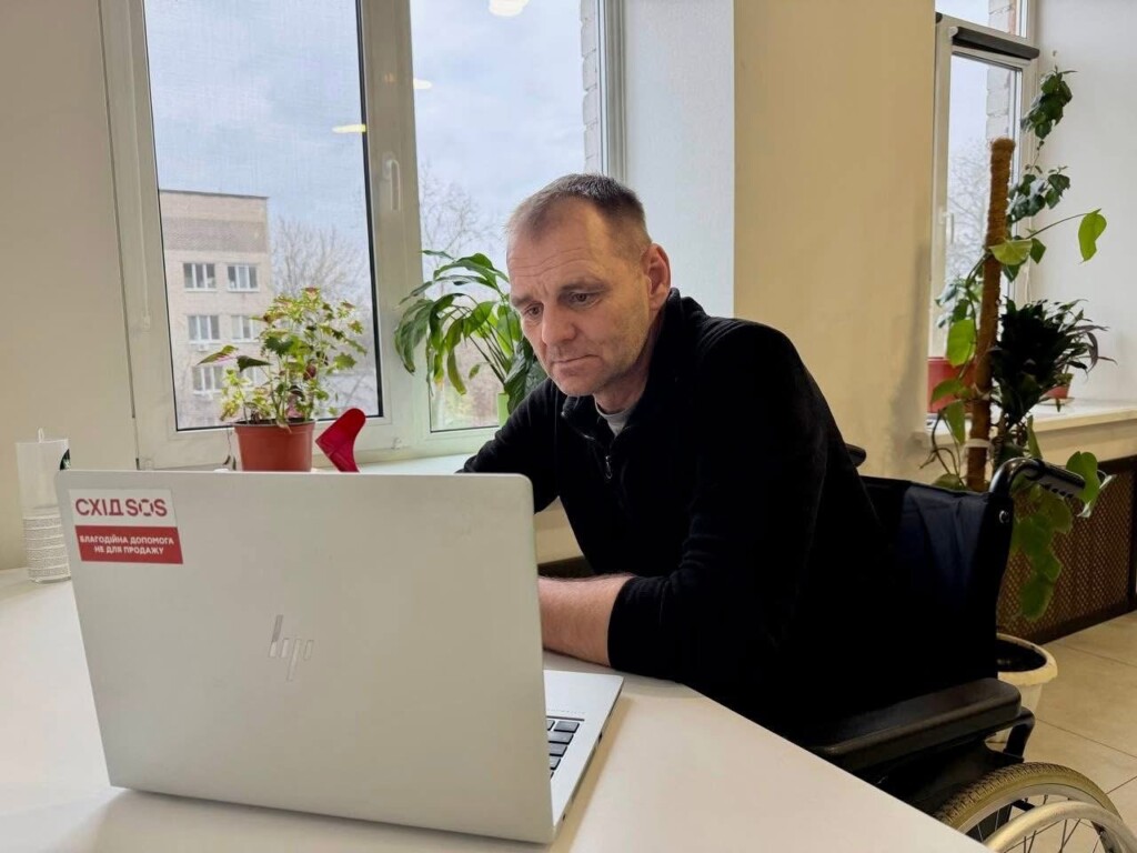 EAST SOS Provides 5 Laptops to Inpatient Care Homes and Collective Sites with Support from EPAM Ukraine | CF «East SOS», картинка №2