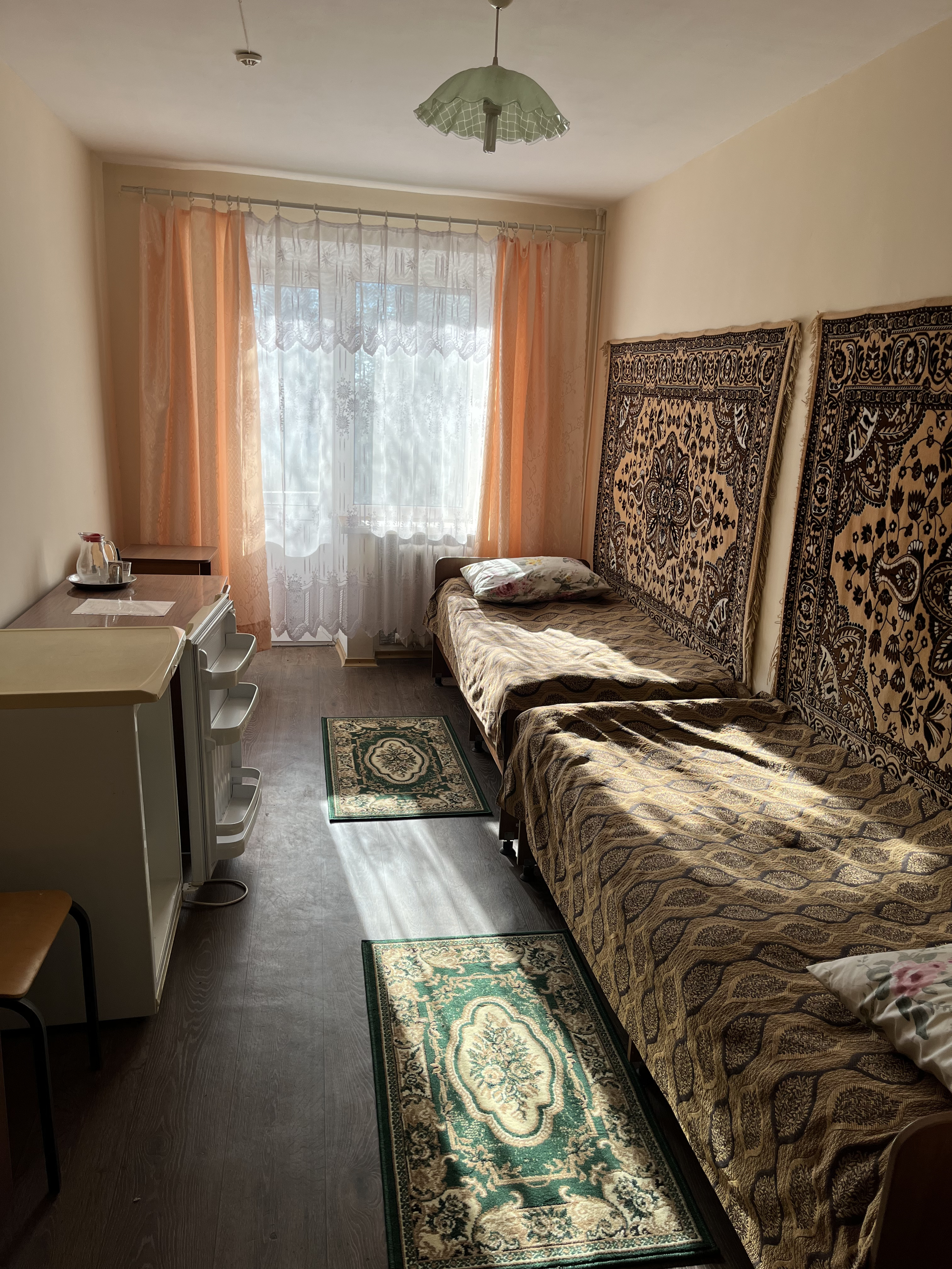 Команда Благодійного фонду «Схід SOS» підтримує евакуйованих у транзитному центрі Запоріжжя | БФ «Схід SOS», картинка №10