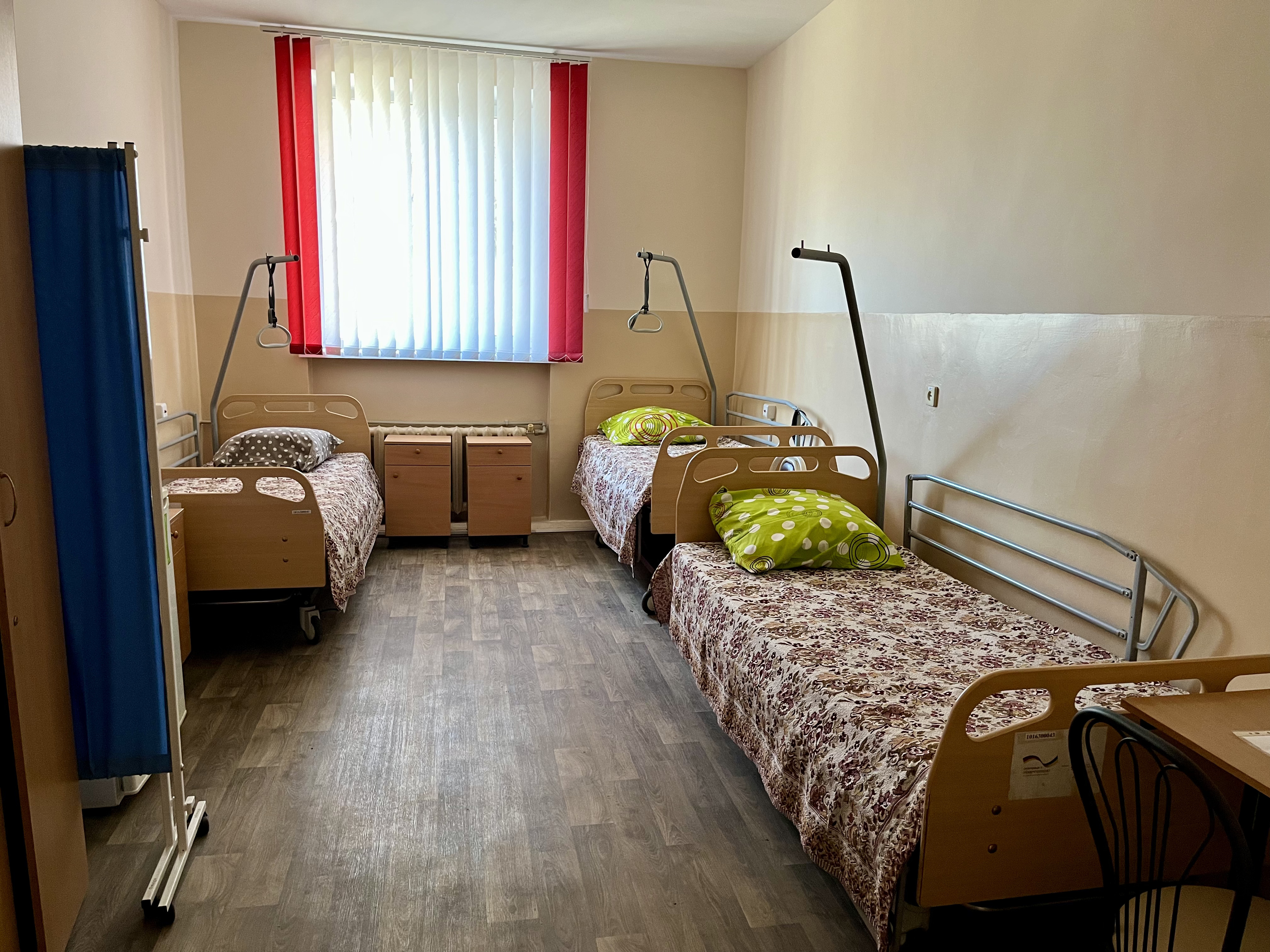 Команда Благодійного фонду «Схід SOS» підтримує евакуйованих у транзитному центрі Запоріжжя | БФ «Схід SOS», картинка №11