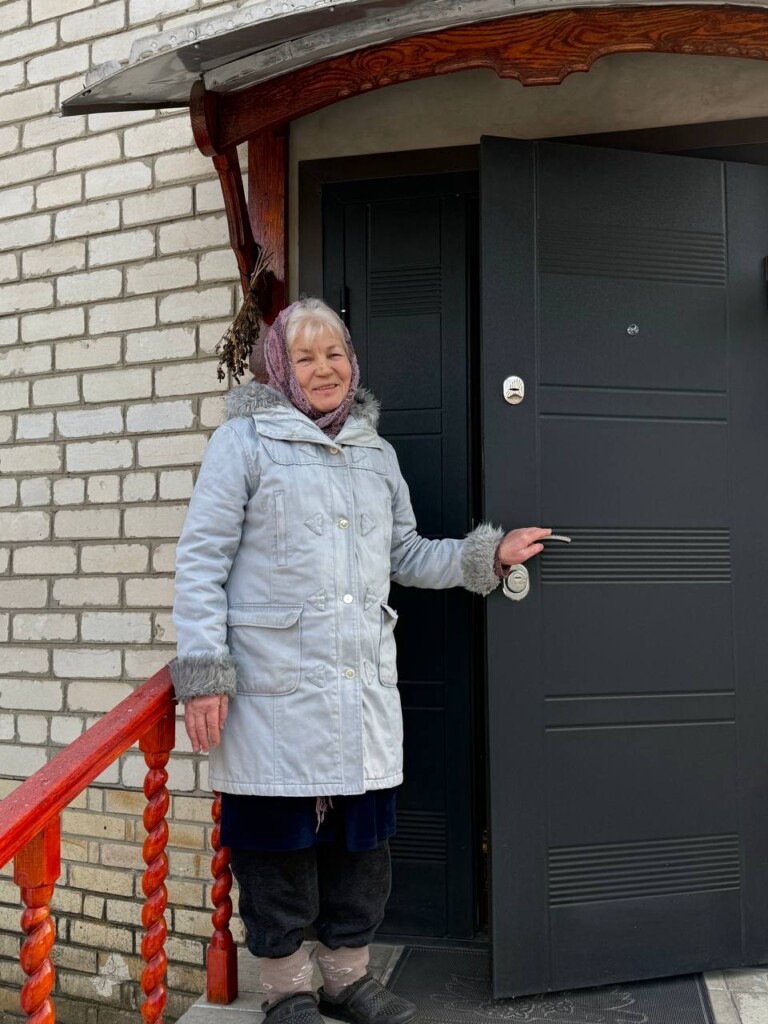 Щодня молилася в храмі за перемогу України: історія Марії Микитівни, якій БФ «Схід SOS» відновив будинок | БФ «Схід SOS», картинка №6