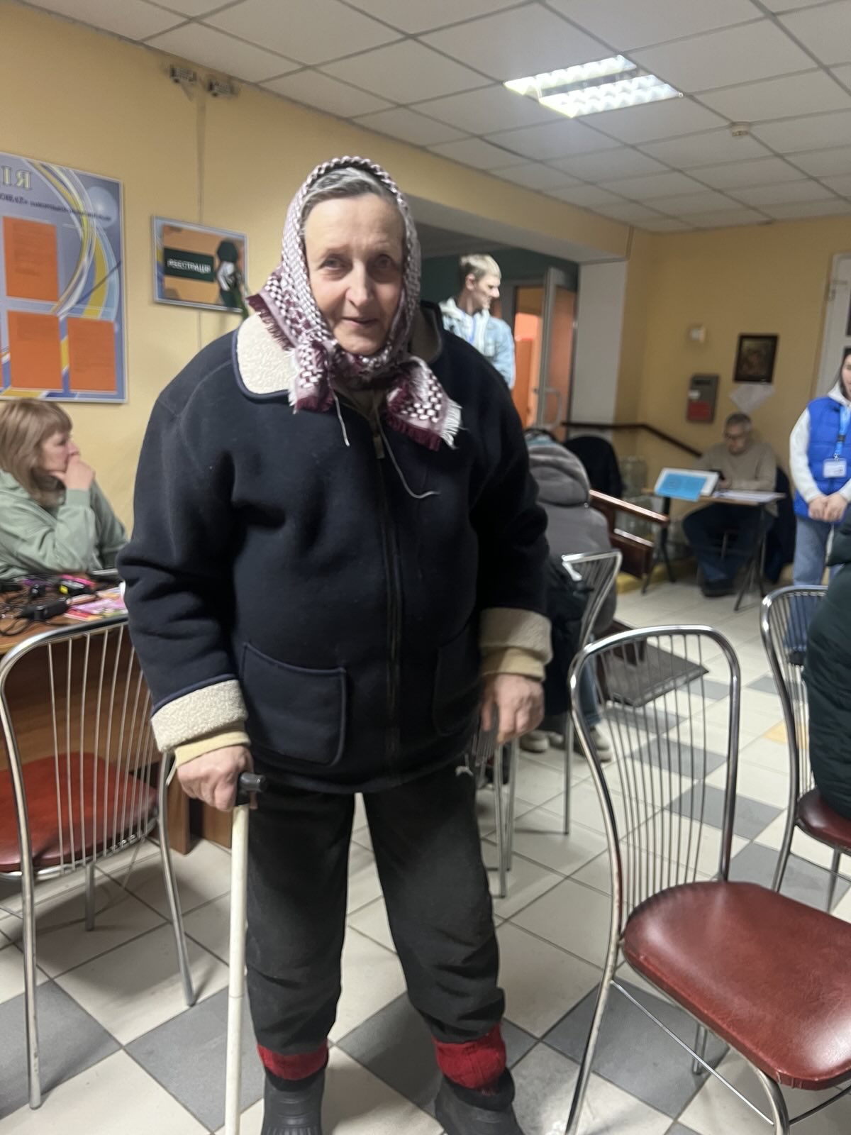 Команда Благодійного фонду «Схід SOS» підтримує евакуйованих у транзитному центрі Запоріжжя | БФ «Схід SOS», картинка №4