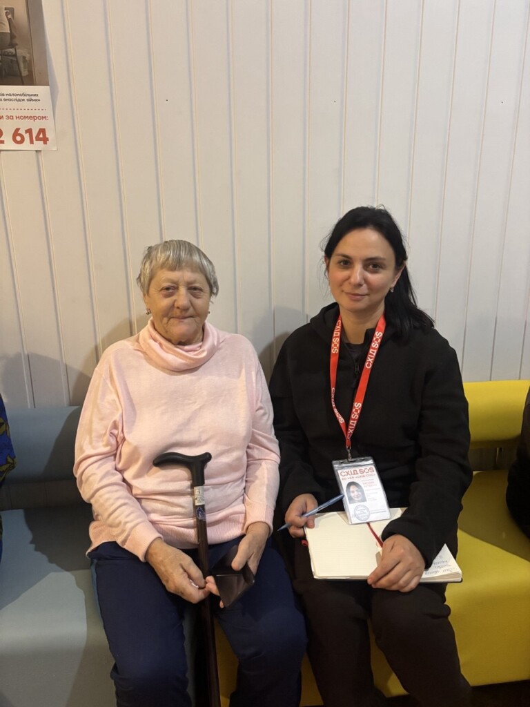 Вижила після двох ворожих ударів поспіль – історія евакуйованої пані Олени з Межової (Дніпропетровщина) | БФ «Схід SOS», картинка №1