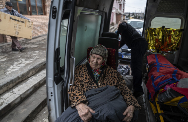 Ensuring Decent Accommodation for People in Need of Inpatient Care During Mass Displacement