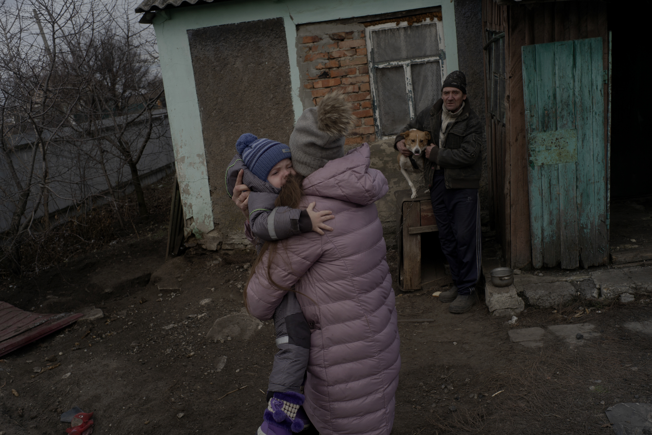 Життя в прифронтових населених пунктах: необхідність евакуації | БФ «Схід SOS», картинка №2