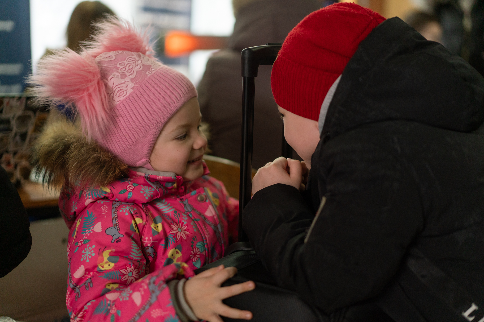 Американський фотограф Карло Браво закарбував моменти у транзитному центрі в Лозовій на Харківщині | БФ «Схід SOS», картинка №4