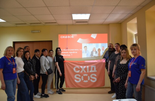 Знайти роботу в нових умовах: як працює підтримка з працевлаштування від БФ «Схід SOS» 