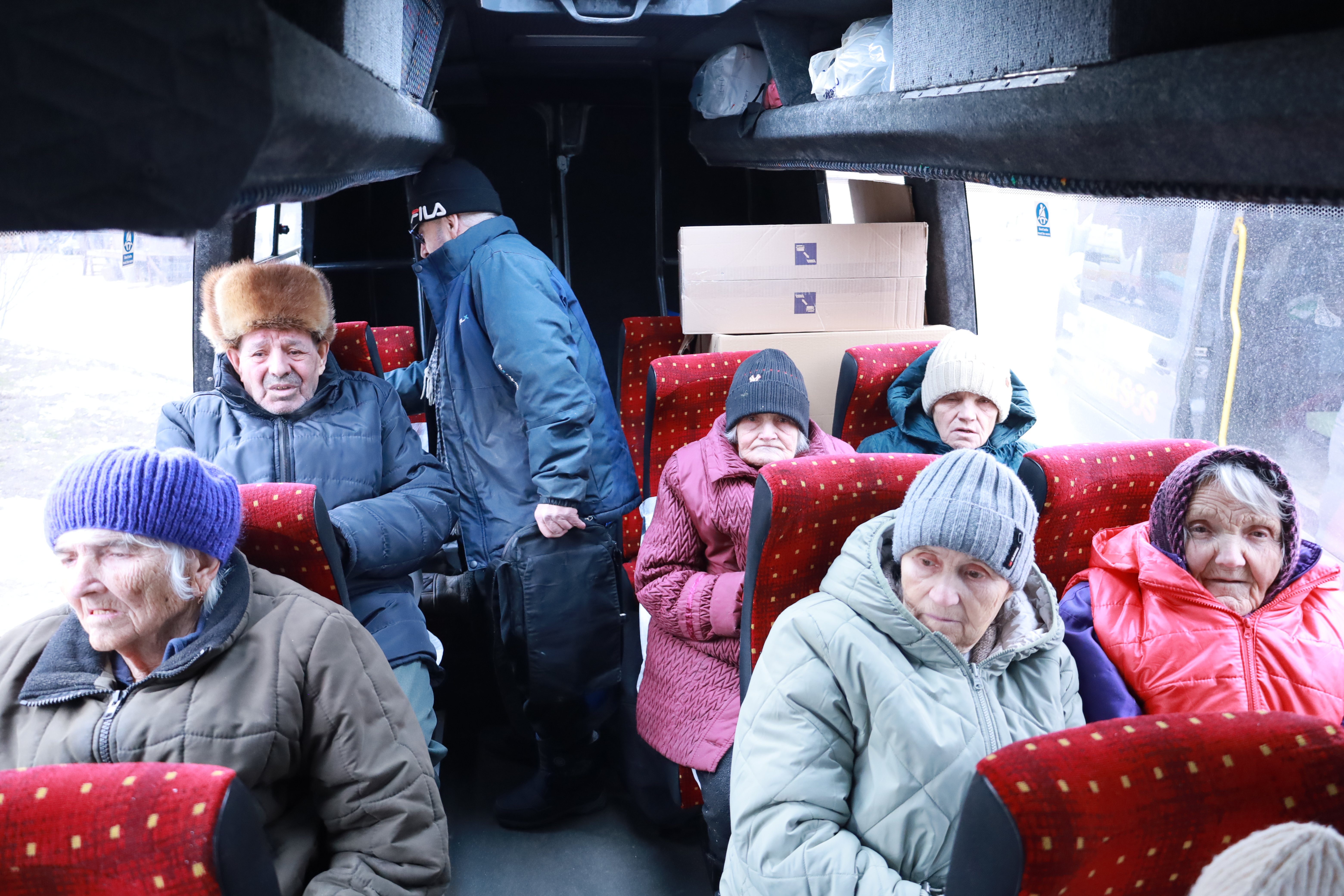 БФ «Схід SOS» та Мінсоцполітики України забезпечили медичний супровід для 20 евакуйованих із Донеччини | БФ «Схід SOS», картинка №4