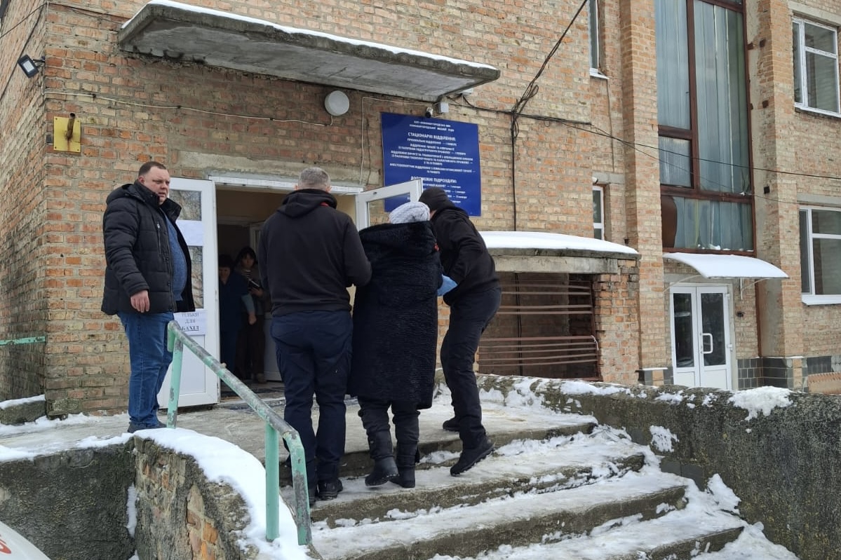 БФ «Схід SOS» та Мінсоцполітики України забезпечили медичний супровід для 20 евакуйованих із Донеччини | БФ «Схід SOS», картинка №10