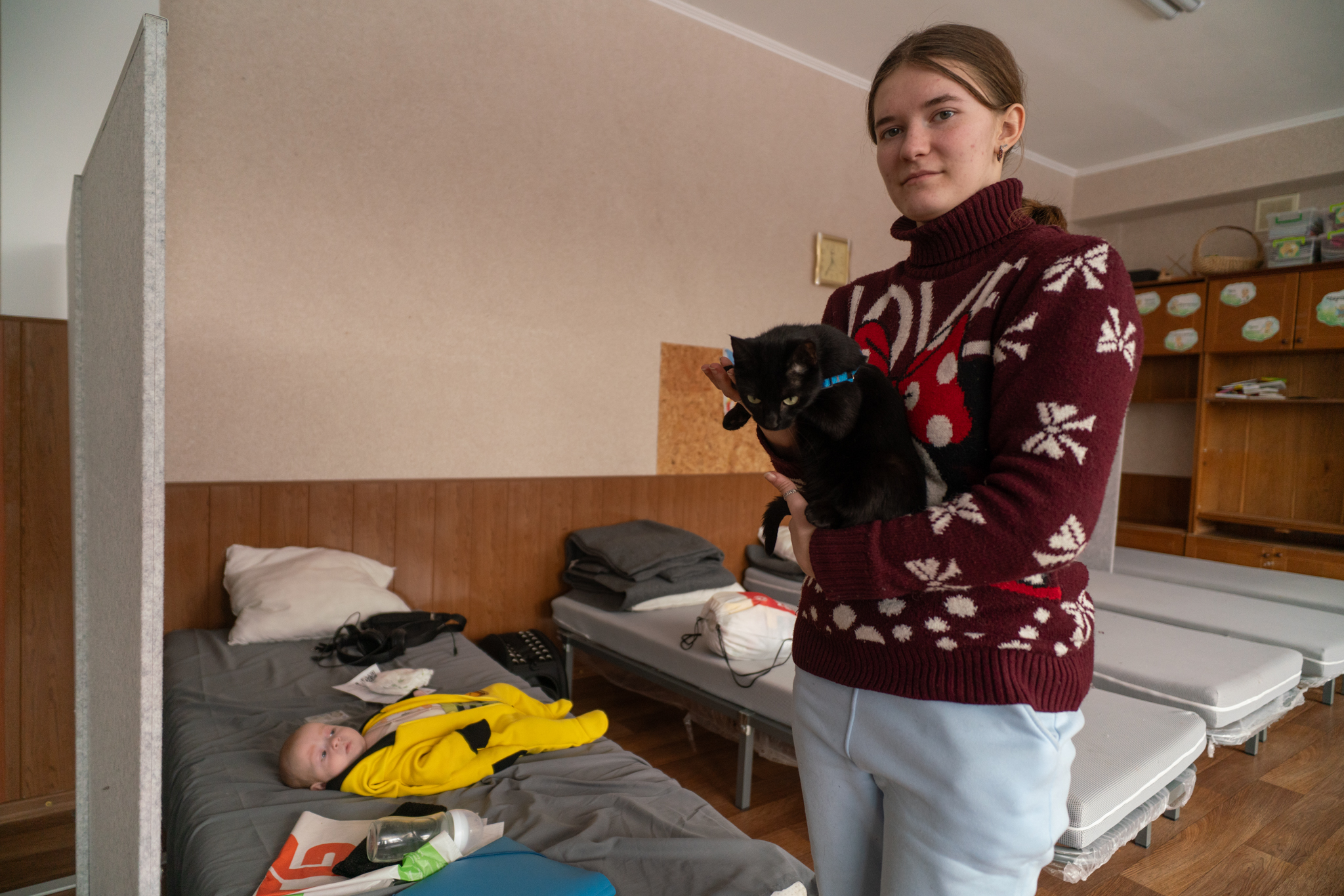 Американський фотограф Карло Браво закарбував моменти у транзитному центрі в Лозовій на Харківщині | БФ «Схід SOS», картинка №7