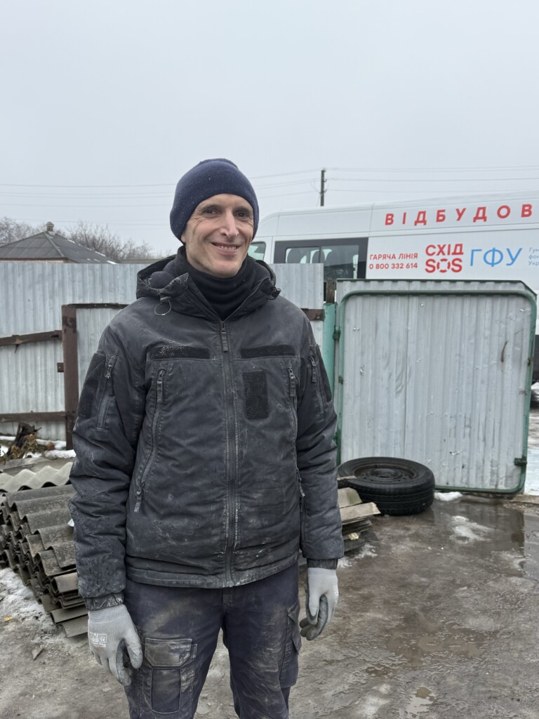 До команди напряму відбудови Благодійного фонду «Схід SOS» приєднався волонтер зі Швейцарії – Франсуа Люффе! | БФ «Схід SOS», картинка №1