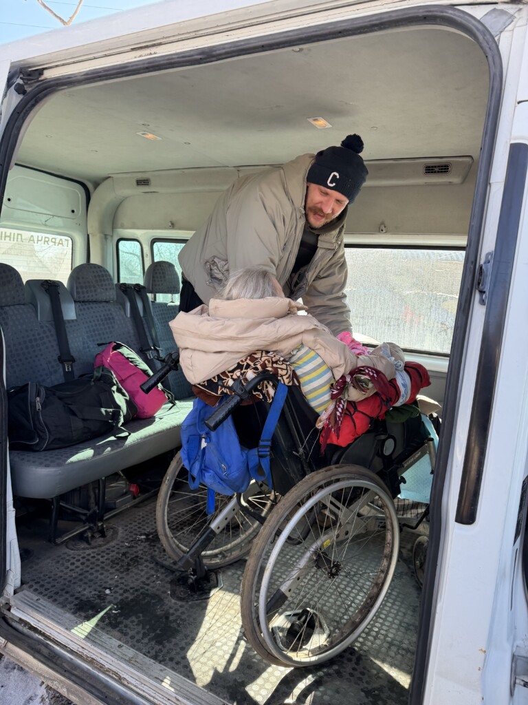 У січні-лютому БФ «Схід SOS» проінформував про можливість евакуації 548 жителів Дніпропетровської, Запорізької та Донецької областей | БФ «Схід SOS», картинка №2