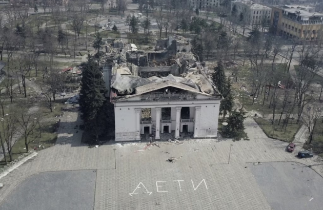 БФ «Схід SOS»  публікує свідчення про воєнні злочини рф у Маріуполі до річниці російського авіаудару по драмтеатру