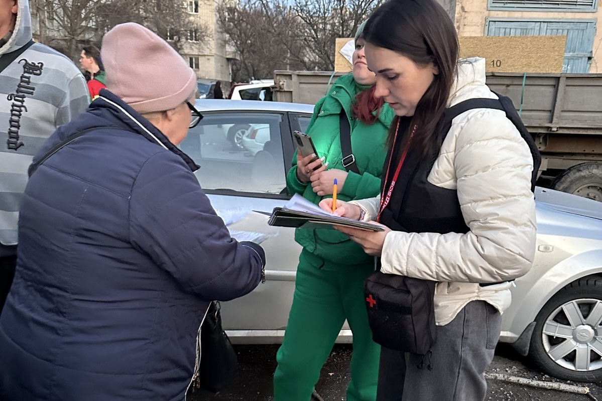 Фахівці БФ «Схід SOS» підтримали мешканців Запоріжжя після російського обстрілу | БФ «Схід SOS», картинка №3